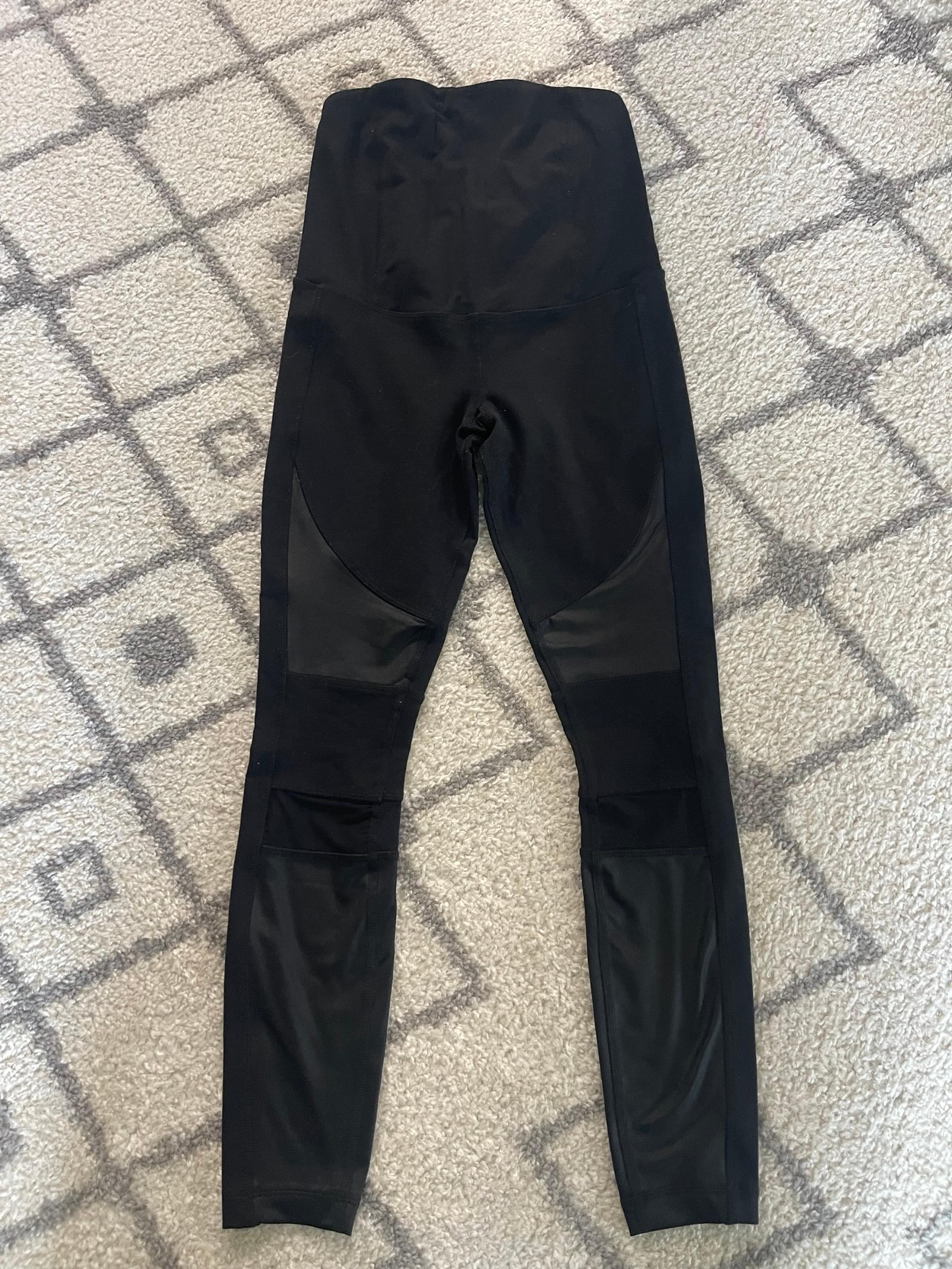 Ingrid & Isabel Black Maternity Leggings
