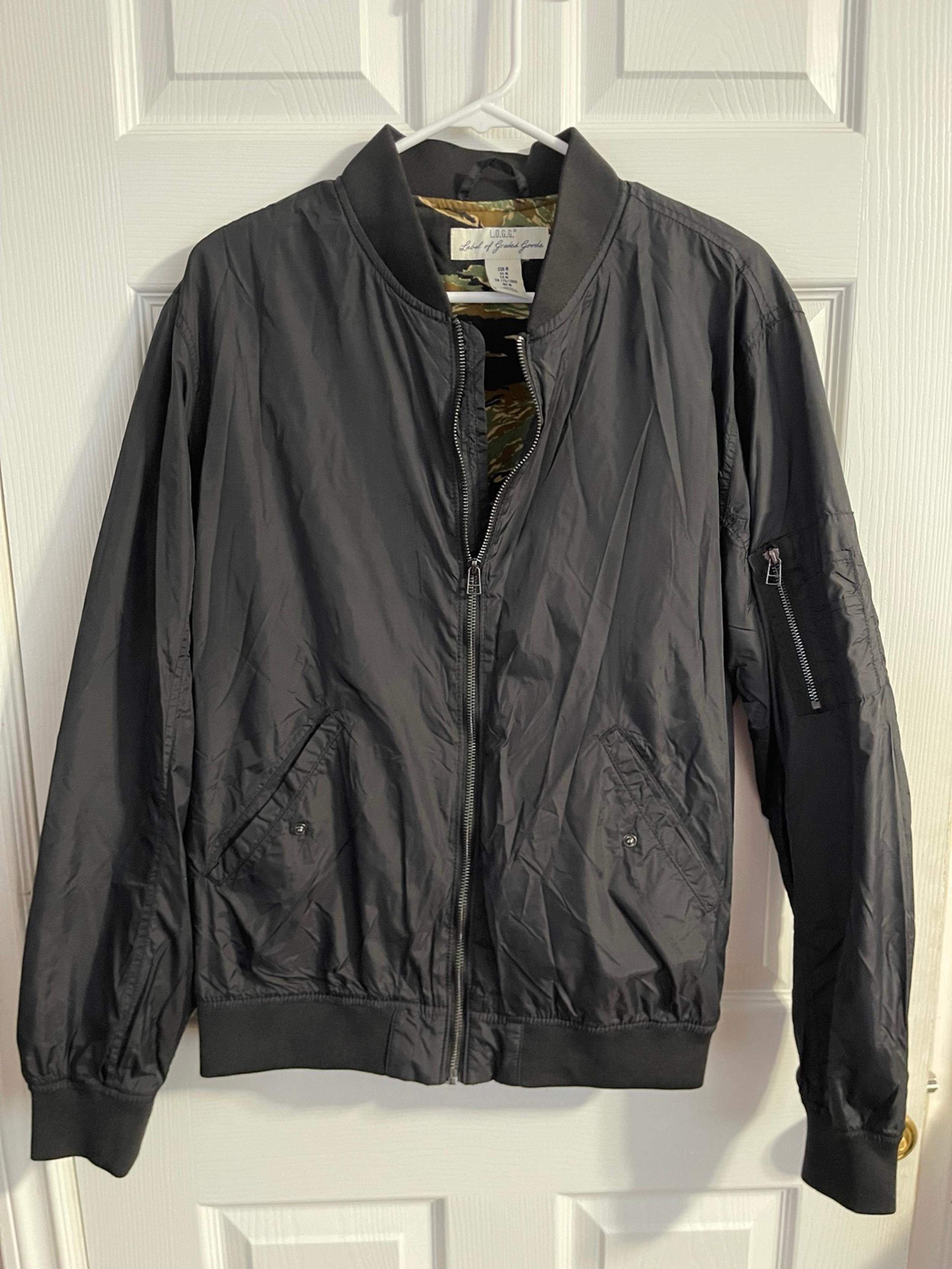 H&M men’s black Bomber Jacket size M