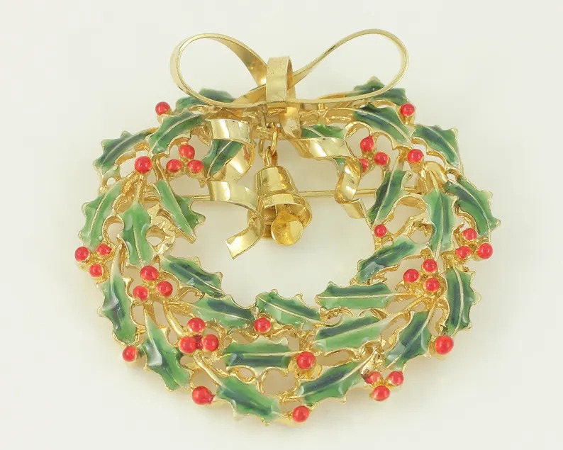 Vintage Weiss Enamel Holly Berry Holiday Wreath Brooch