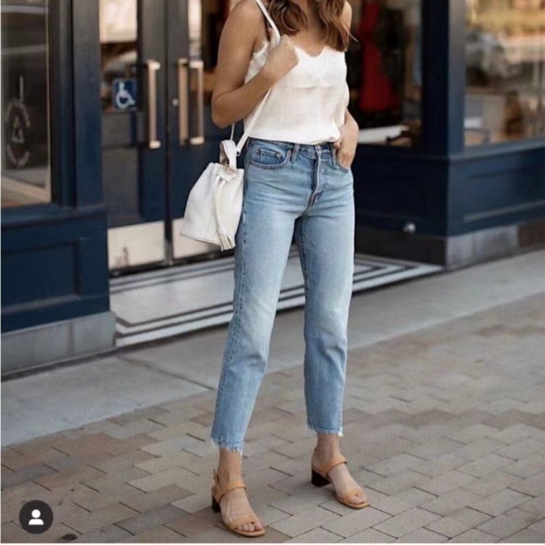 NWT Levi’s Premium Wedgie Icon Fit in Shut Up Wash