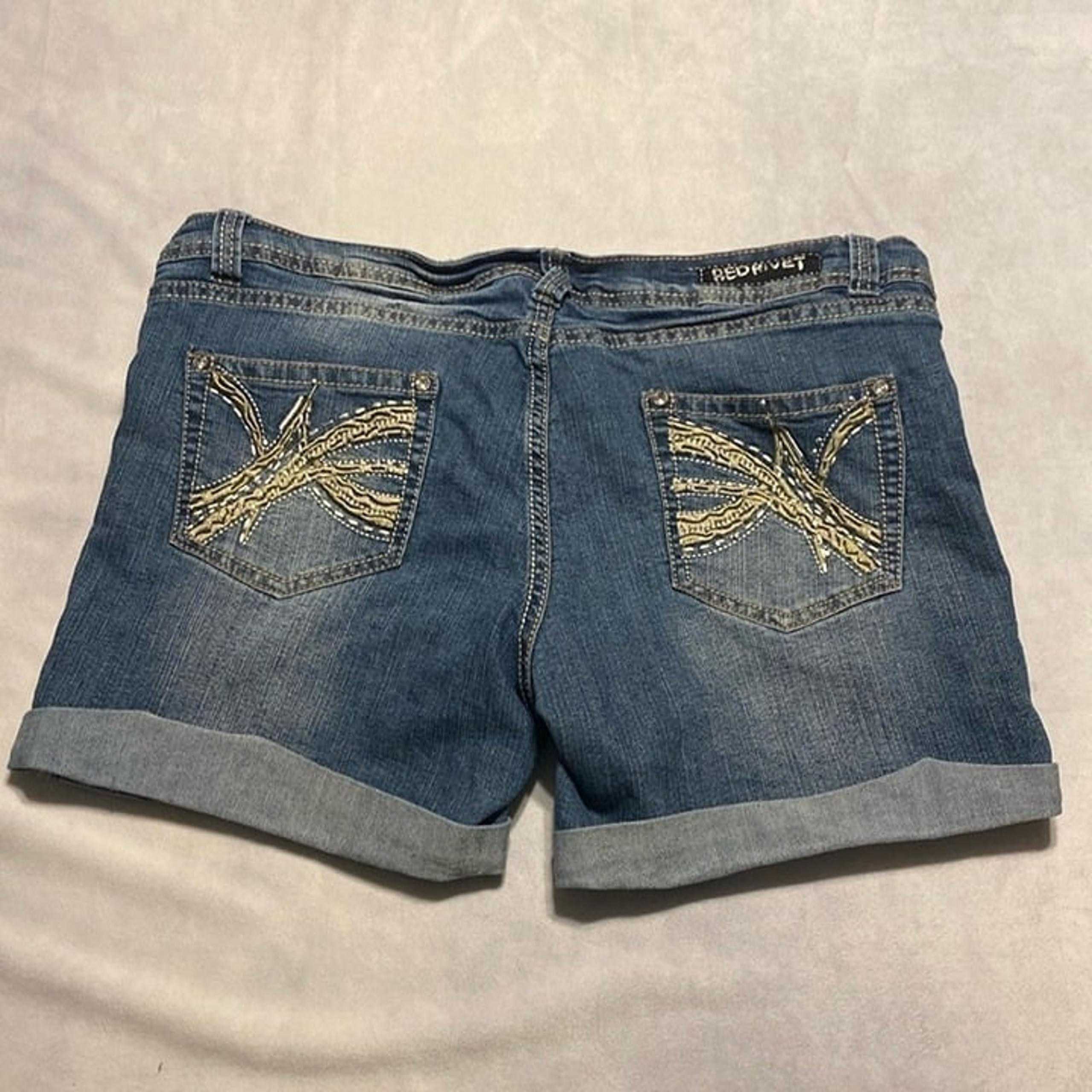 Women’s Red Rivet size 17 juniors jeweled embroidered denim shorts