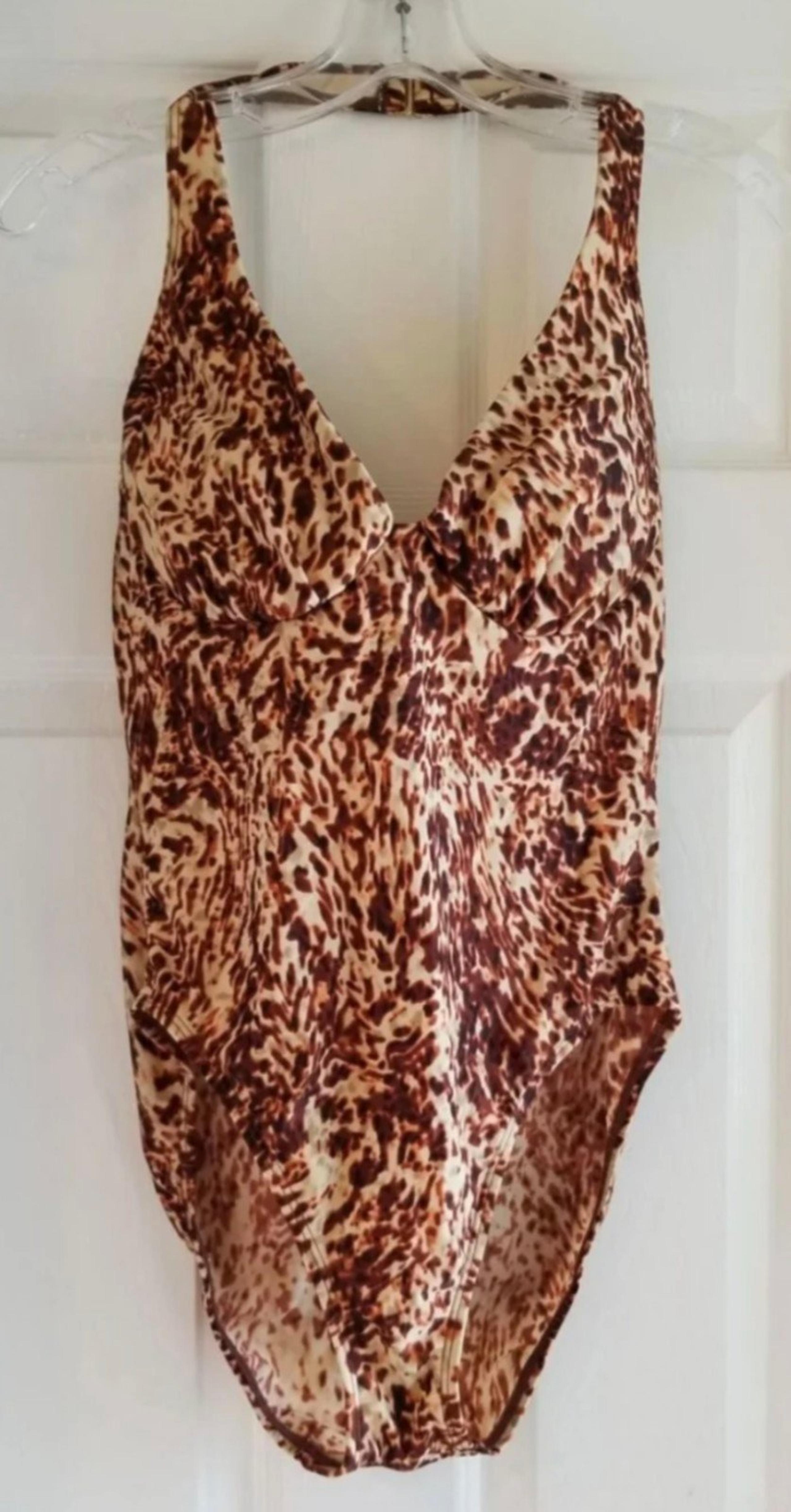 Sz 12/B Cup Victoria's Secret 1 Piece Swimsuit Leopard print