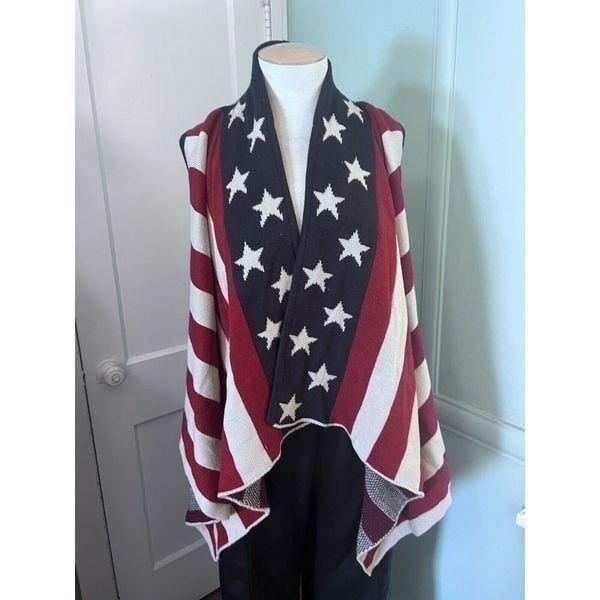Do Everything in Love Wimens One Size Flag Wrap Shawl Stars Stripes Patriotic