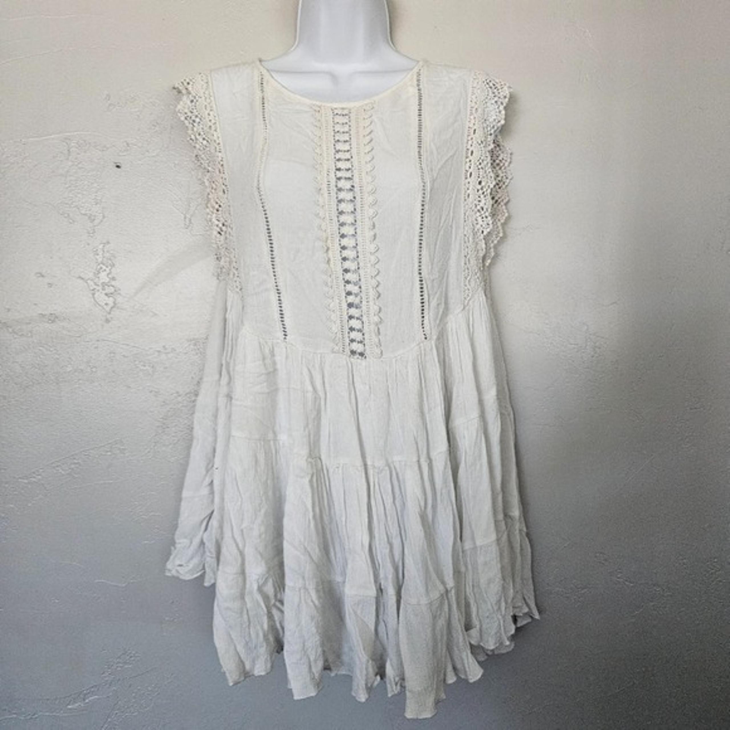 She + Sky Women's Small White Cap Sleeve Tunic Crochet Lace Tiered Ruffle Top