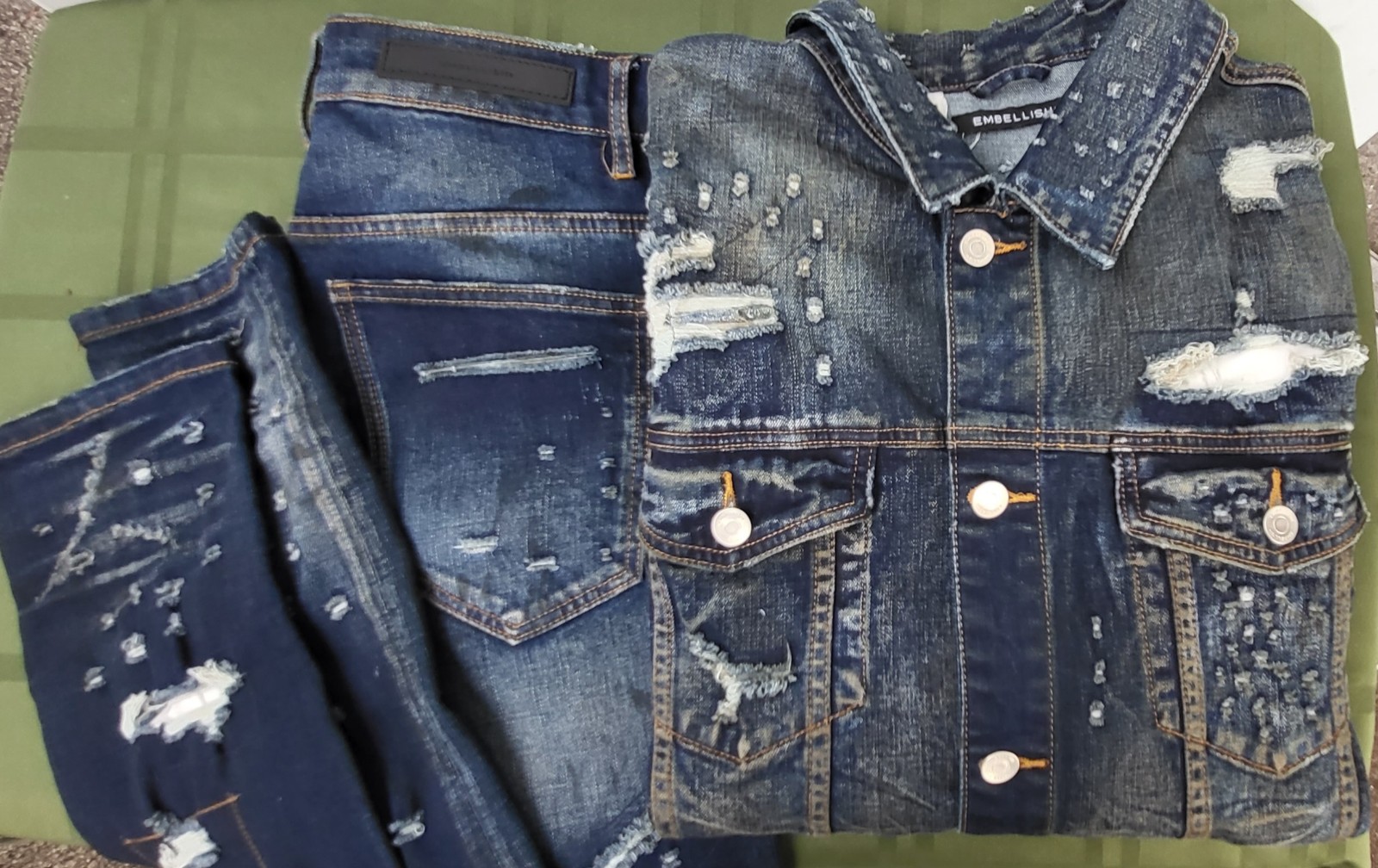 Men's Embellish Distressed Denim Jacket & Matching Denim Jeans - Size: 2XL / 36