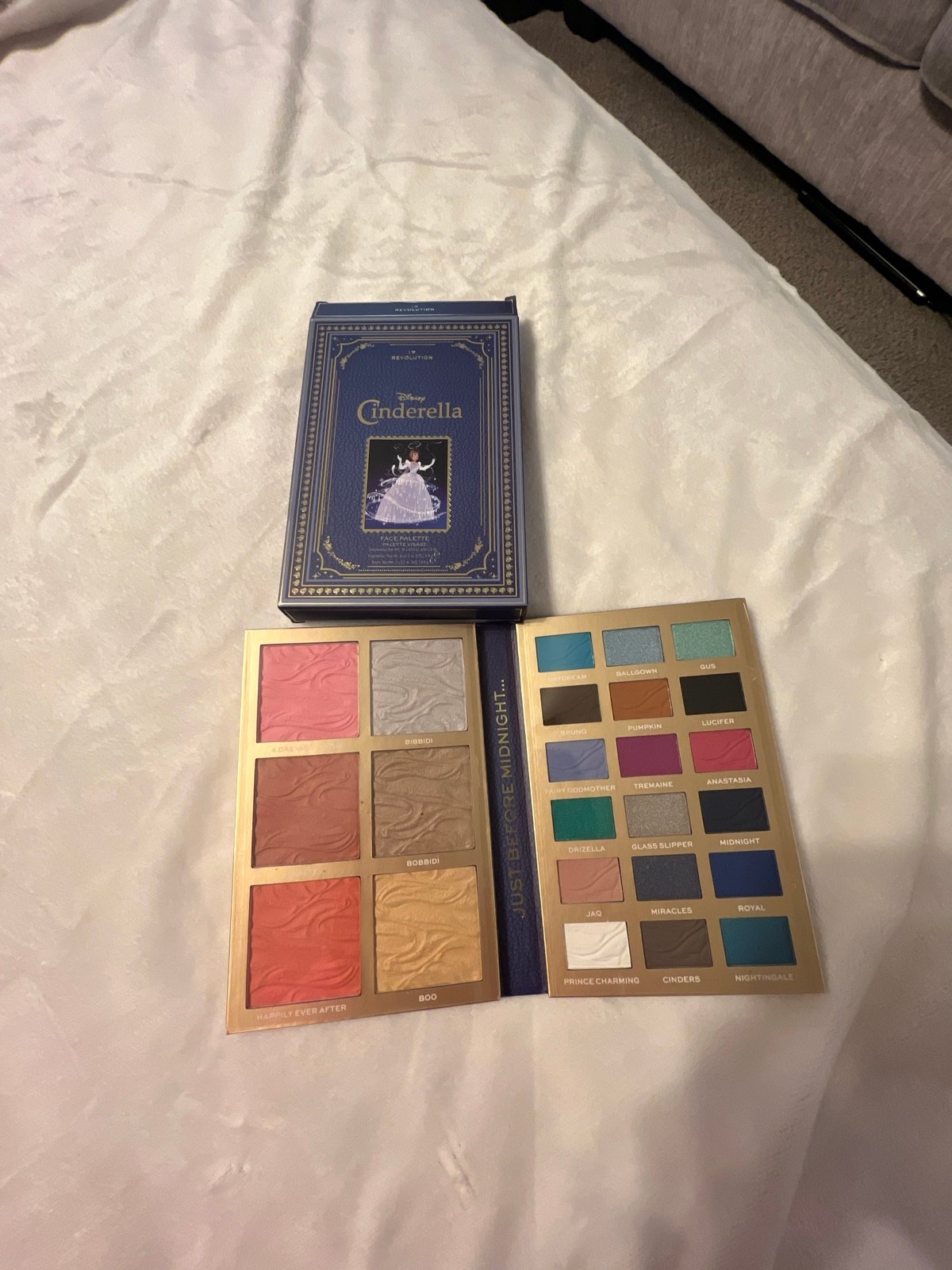 I ❤️ Revolution x Disney Cinderella Eyeshadow highlighter Palette