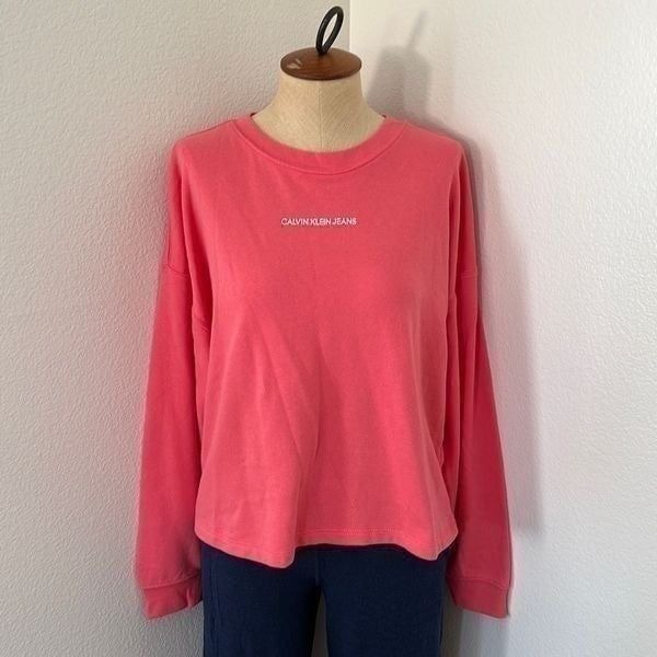 Calvin Klein Women's Logo Crewneck Sweatshirt Coral Size M