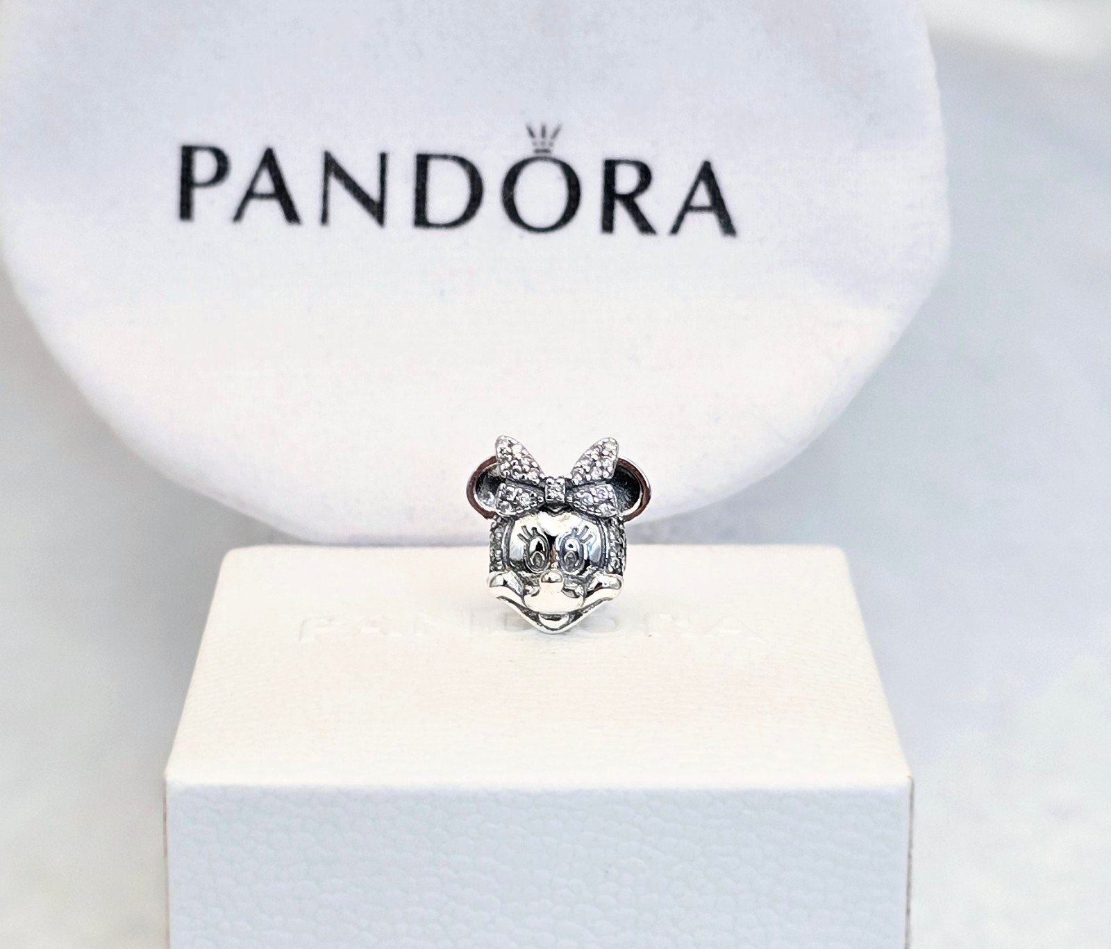 Pandora // Disney // Shimmering // Minnie // Portrait // Clip Charm // Rare