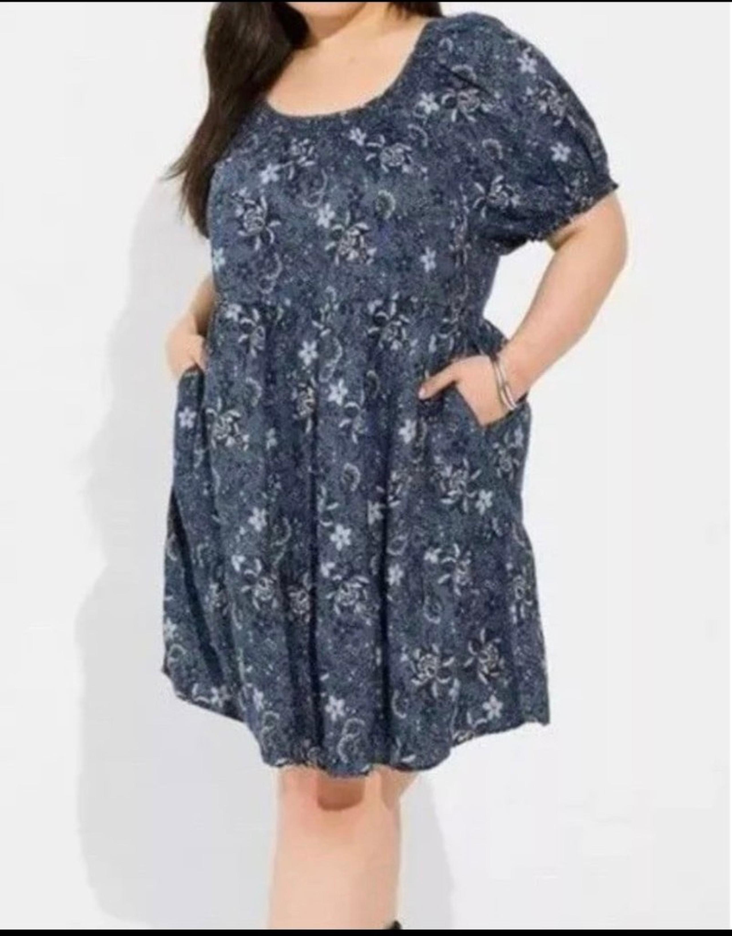 Torrid Floral Dress Womens Plus Size 1 Blue Chambray Short Sleeve Tiered NWOT