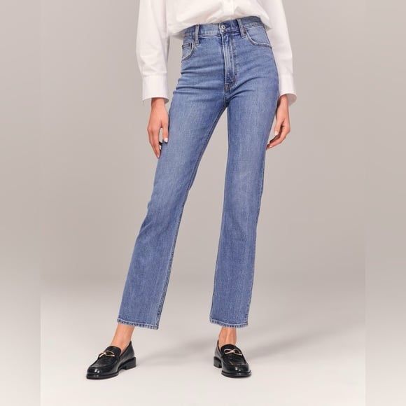 ABERCROMBIE AND FITCH Ultra High Rise Ankle Straight Jean
