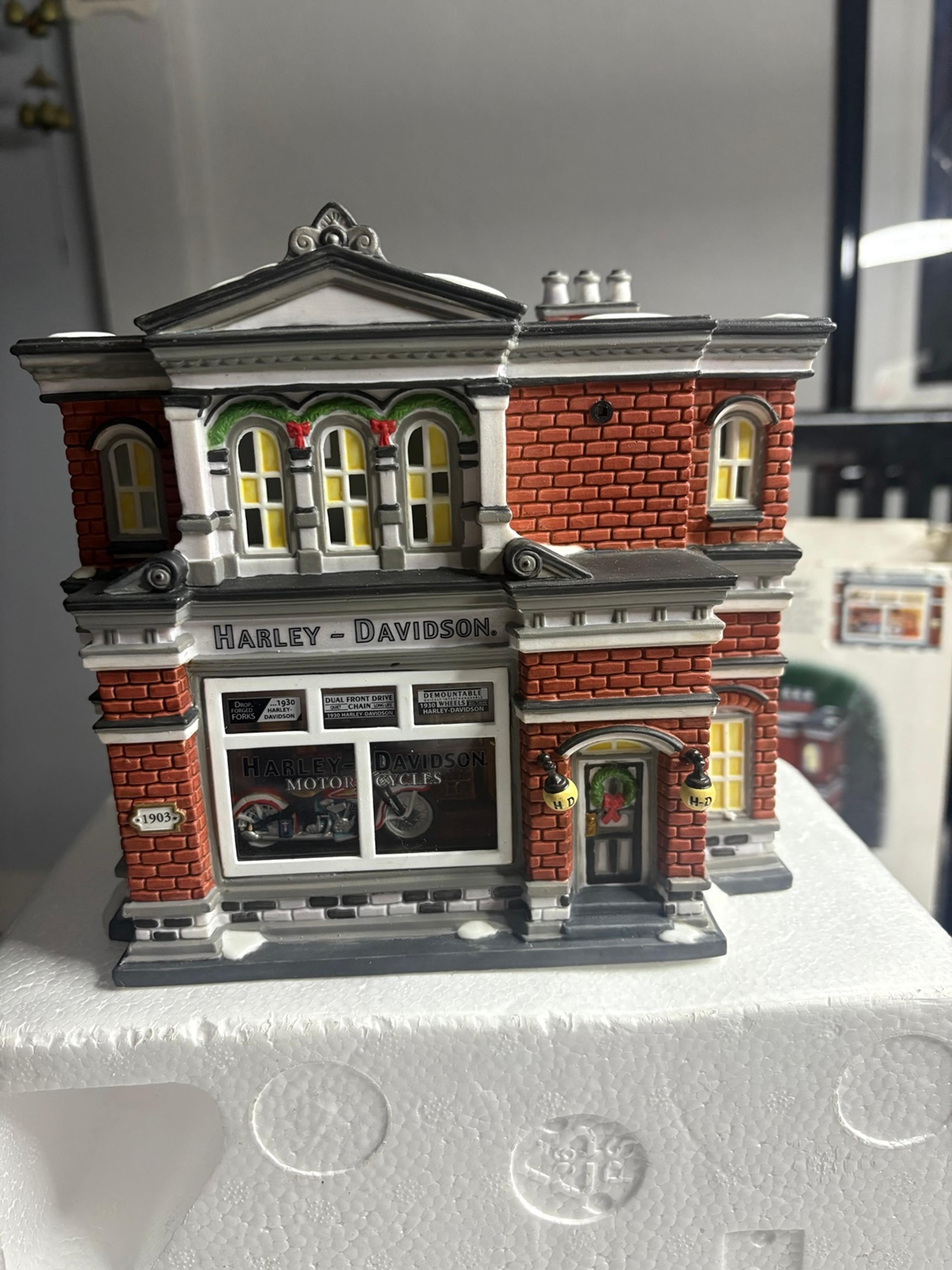 - Harley Davidson City Dealership - Christmas in the City - Department 56
