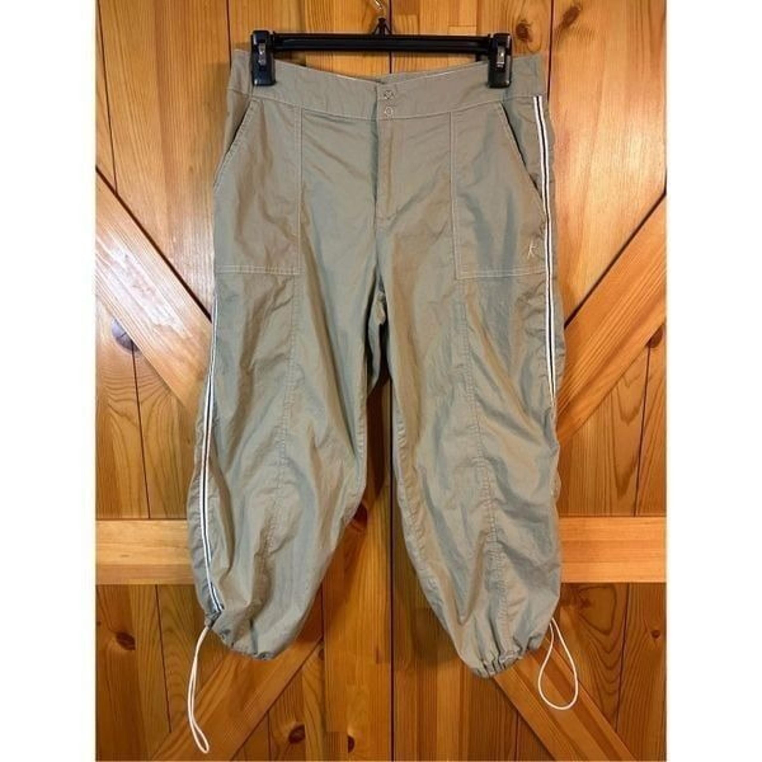 Danskin Now Capri Pants Womens Size Small Beige Active (0306)