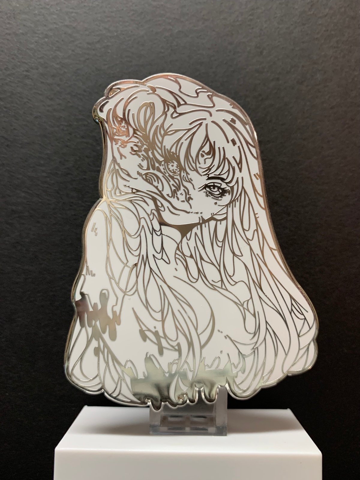 Tomie Junji Ito Dead Girl Man On The Moon Silver Pin