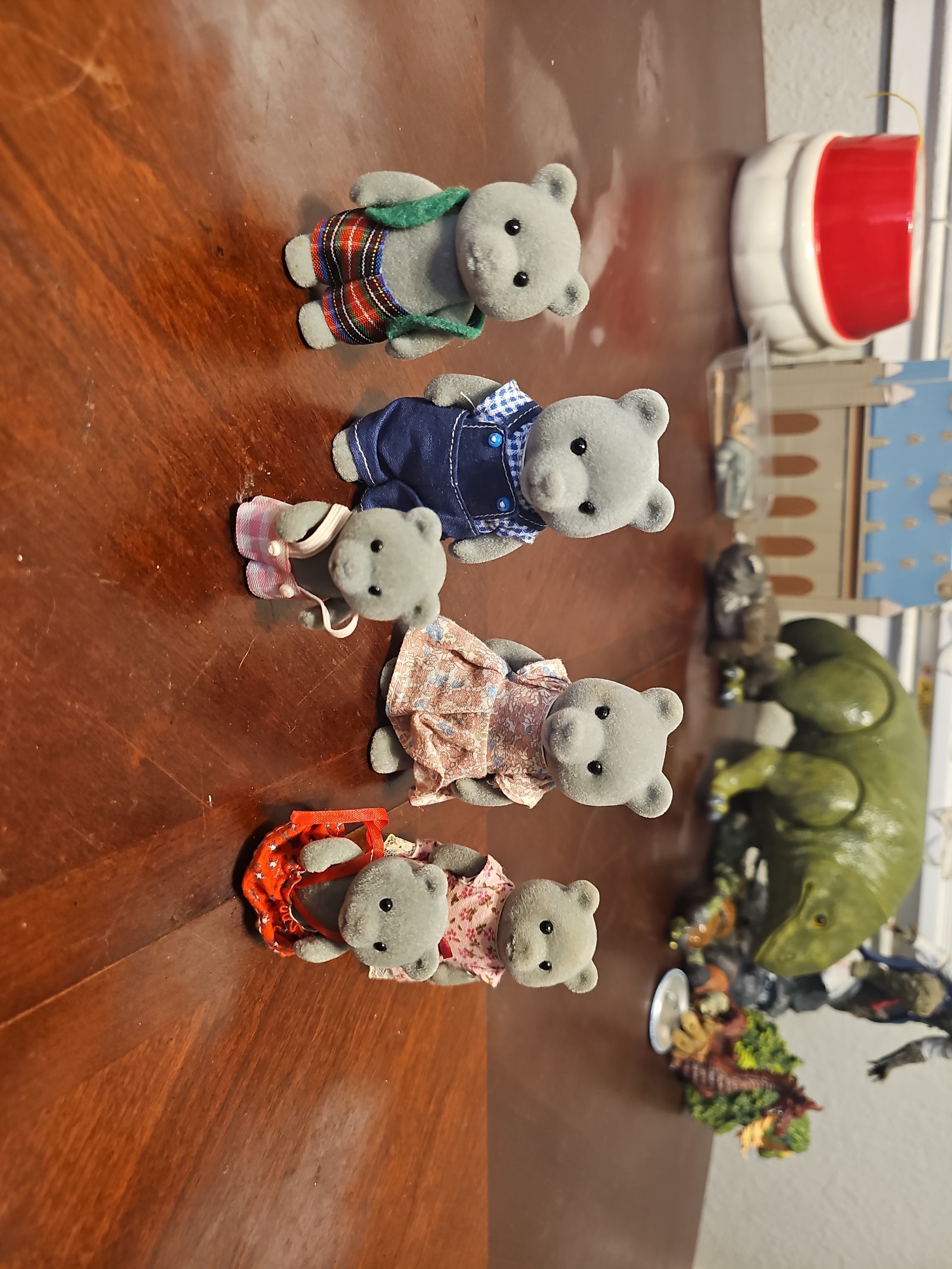 Sylvanian vintage The Evergreen Grey Bear Family