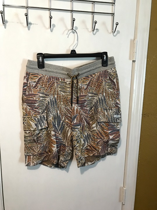 Desigual men's 30 soft stretchy viscose blend elastic waist cargo pocket shorts