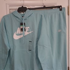 NWT NIKE SIZE XL SPORTSWEAR BLEACHED AQUA TRACKSUIT