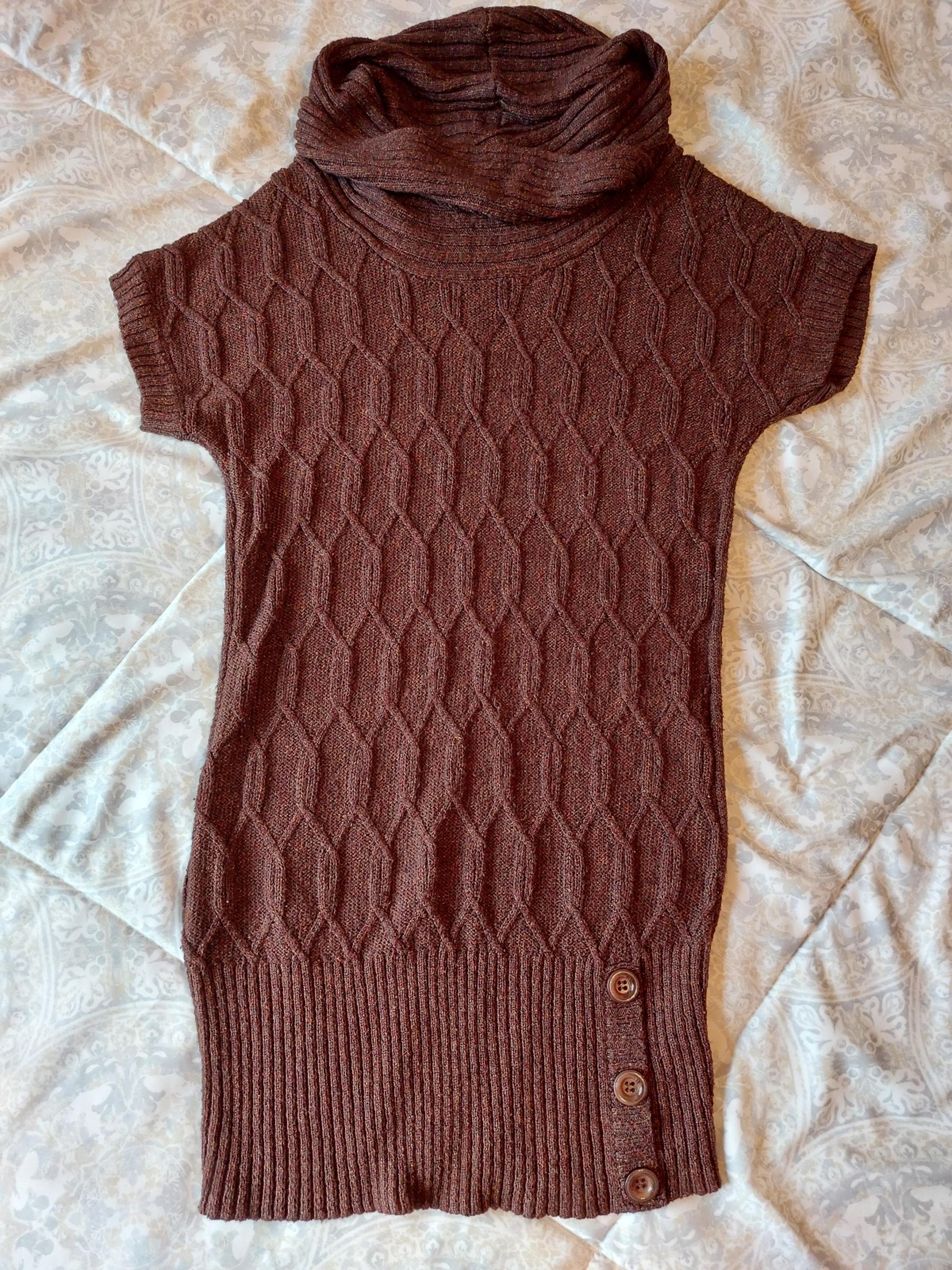 Womens Medium Sweater, Cowl neck, lightweight, Brown