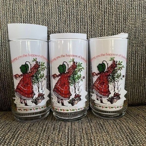 Vintage 1982 Holly Hobbie Holiday Drinking Glasses American Greetings