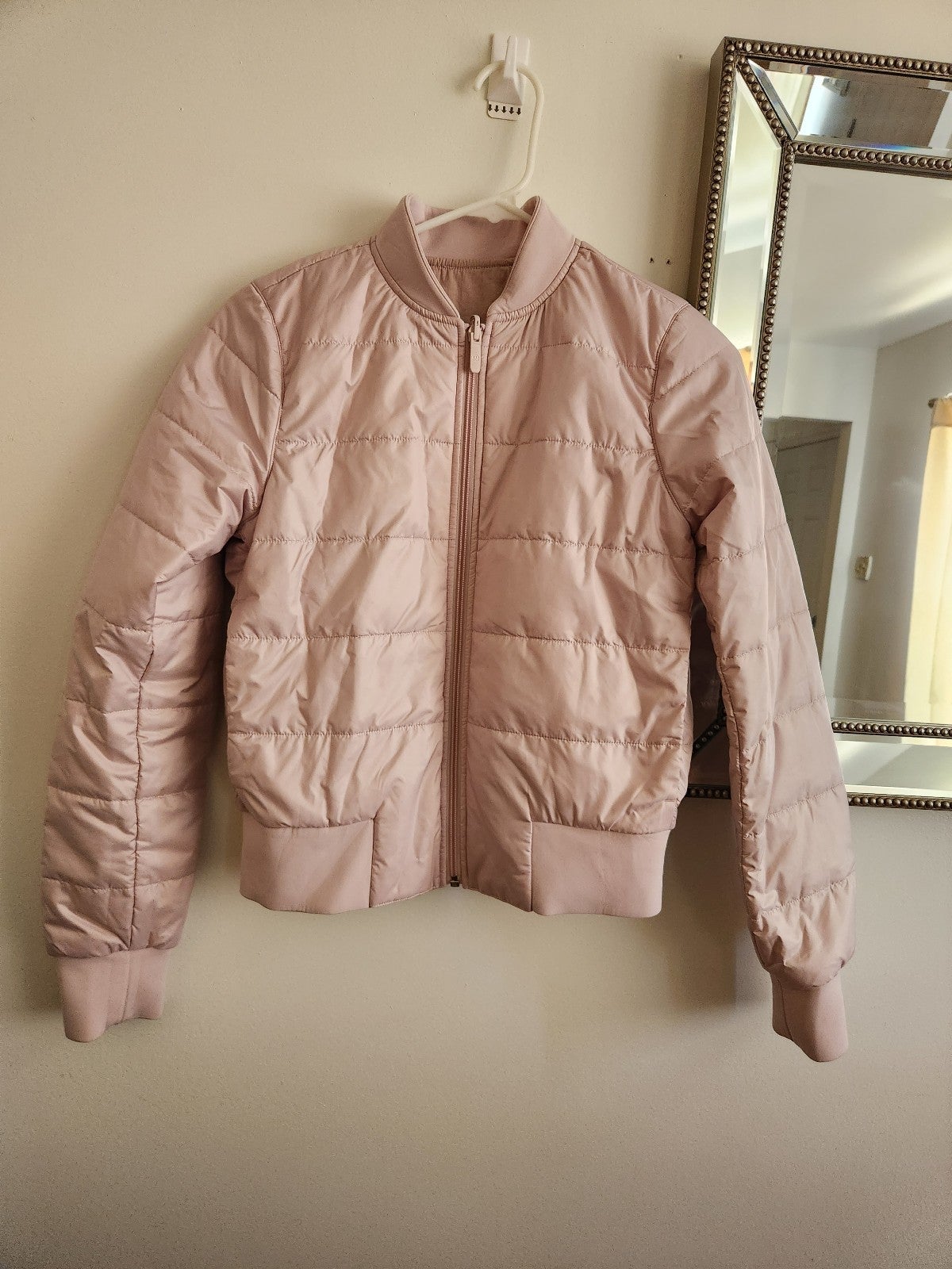 Lululemon not stop bomber women jacket size 2 color rose pale