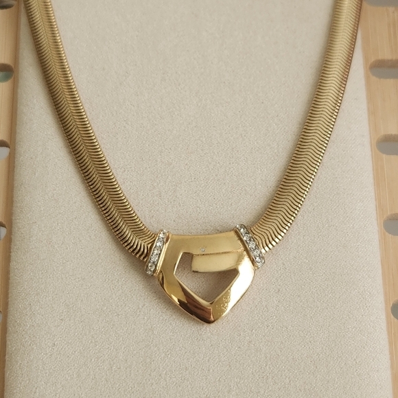 GIVENCHY Elegant Gold Necklace with Rhinestone Accents