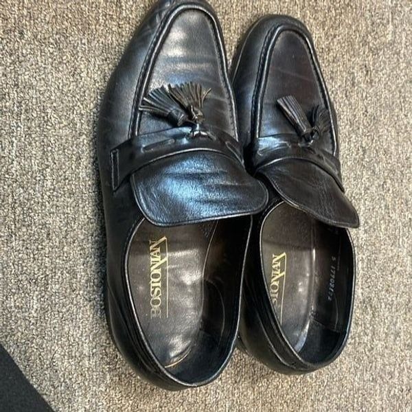 Men’s used Bostonian Tassel loafers size 9 1/2 M used good conditon