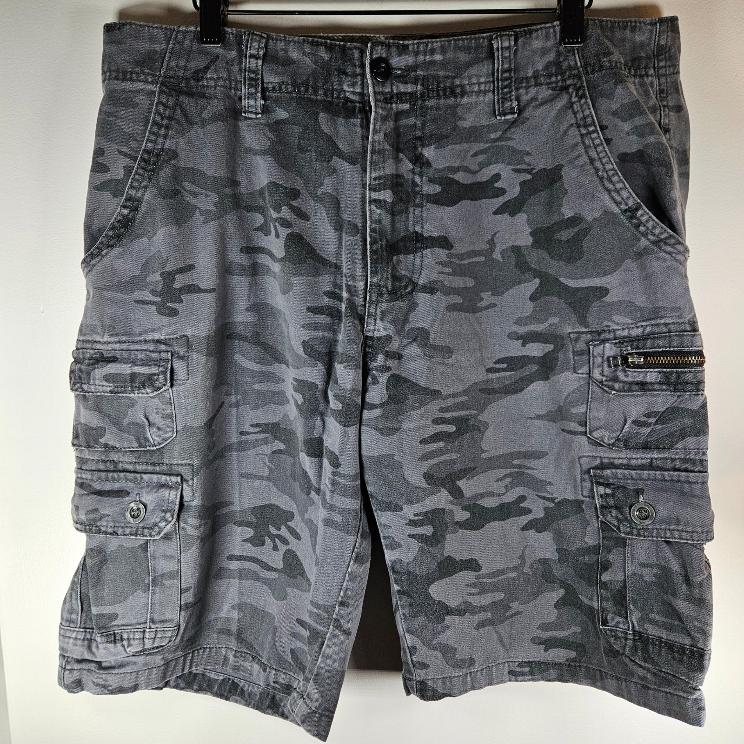 Plugg Men's Grey Camo Cargo Shorts