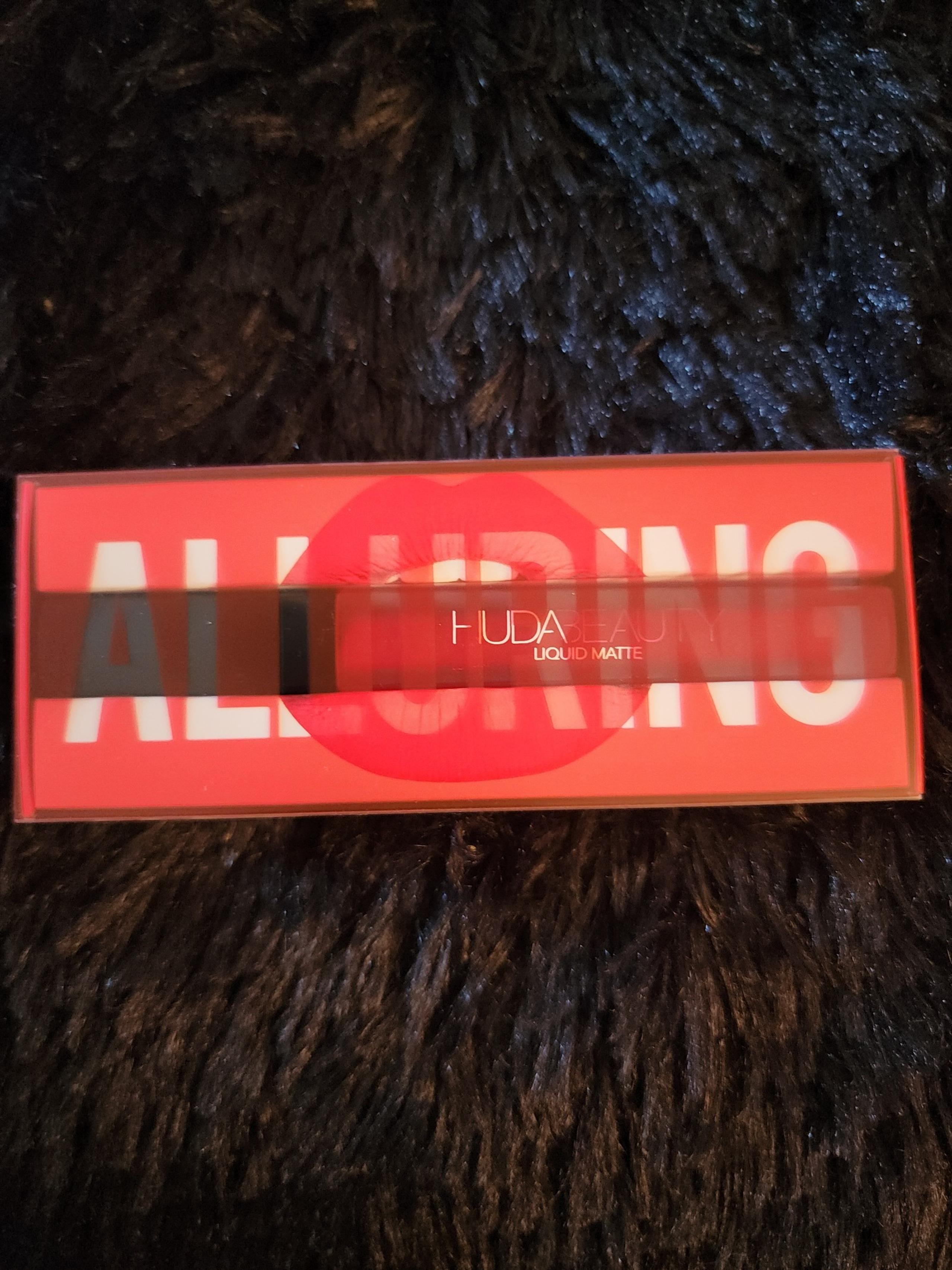 Huda Long Lasting & Comfortable Matte Liquid Lipstick