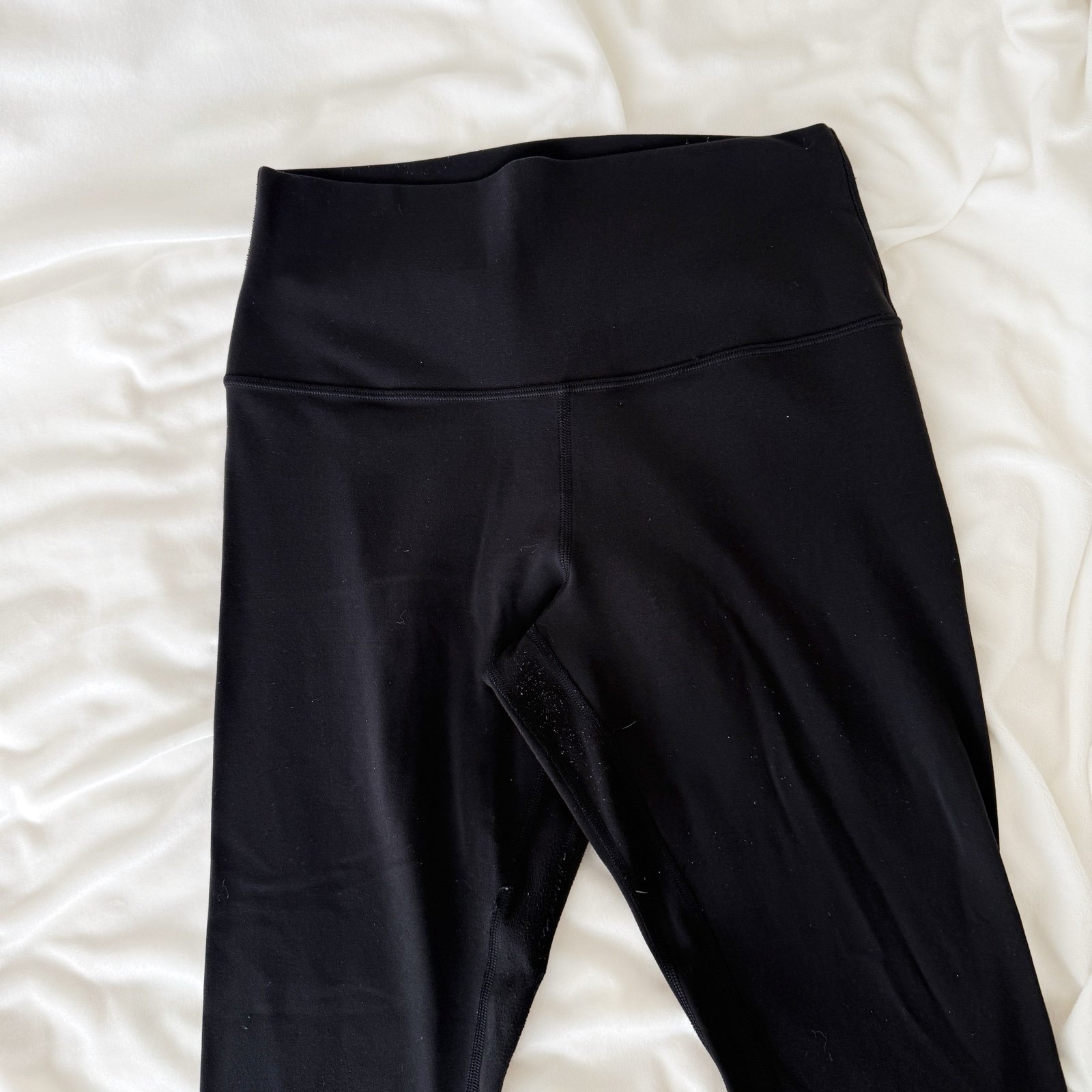 Lululemon size 8 Black High Rise Crop 23” Align Leggings
