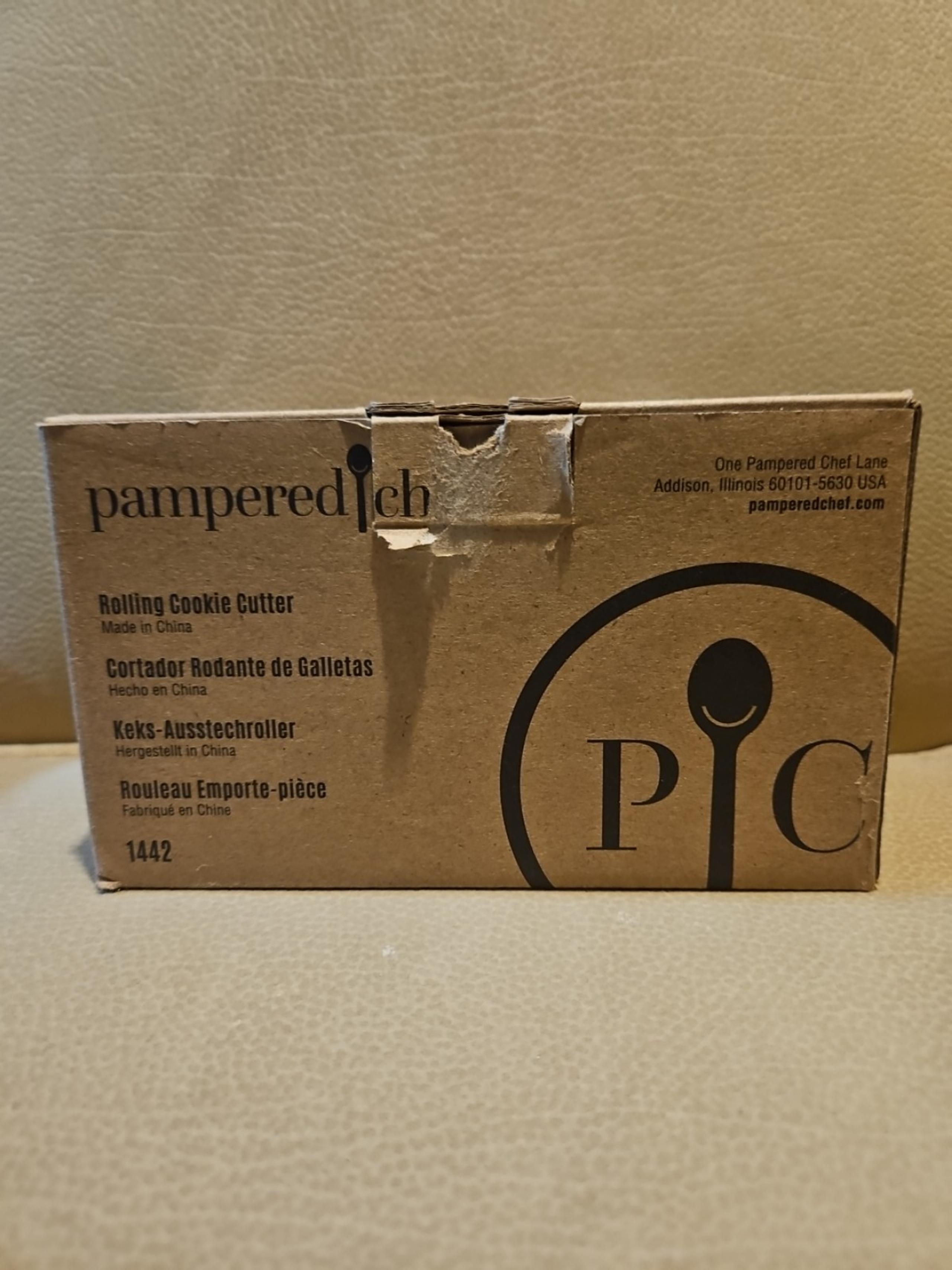 Pampered Chef Rolling Cookie Cutter