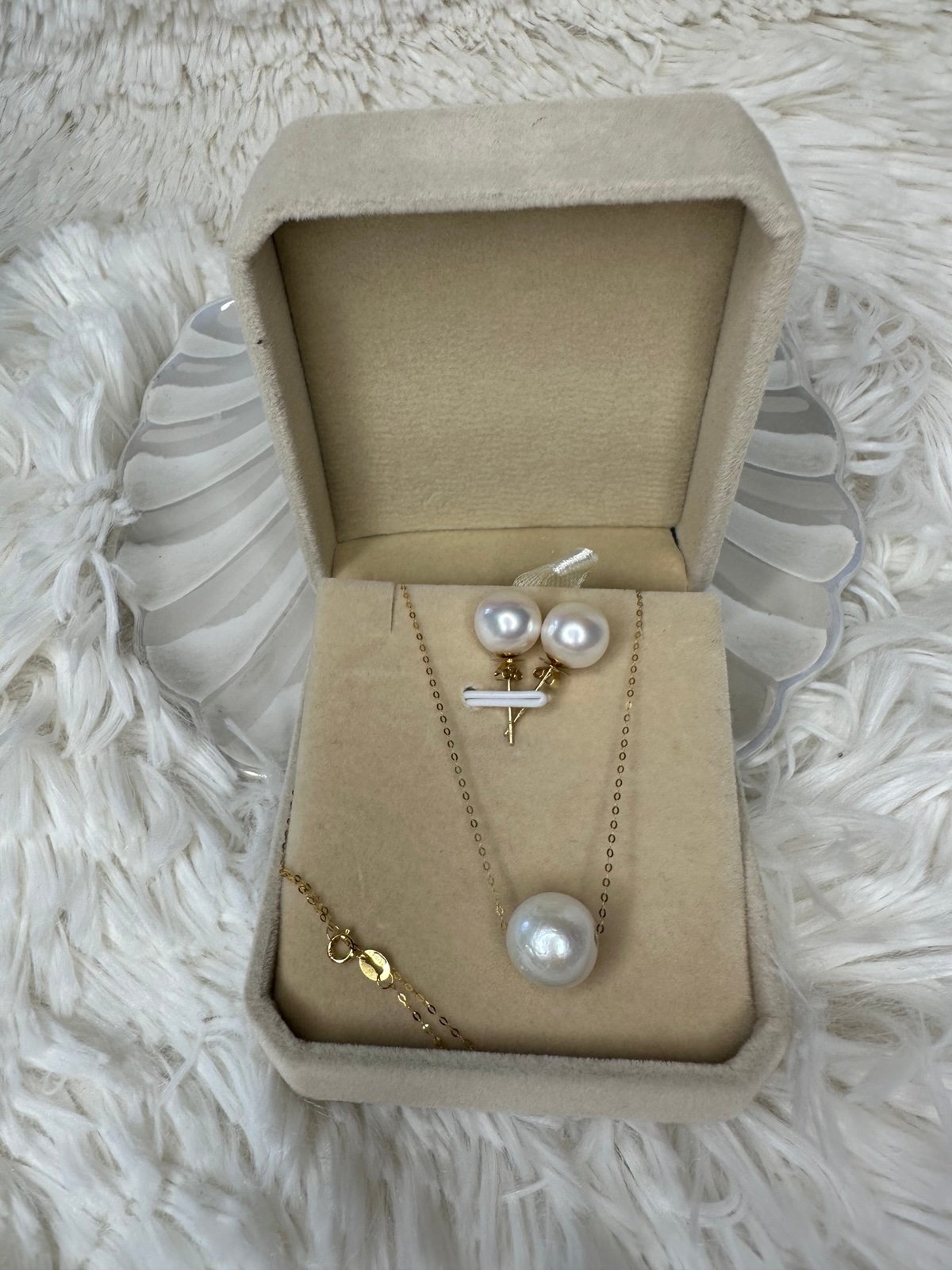 Earrings and Necklaces Set of Fresh Water Pearls
