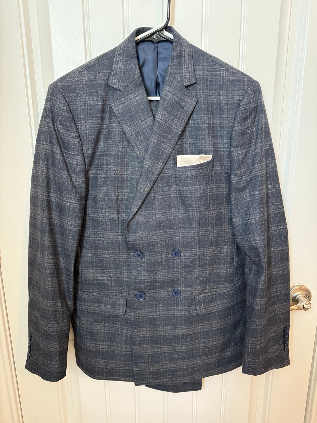 Boohoo Man Navy Boue Checkered Suit size 38R
