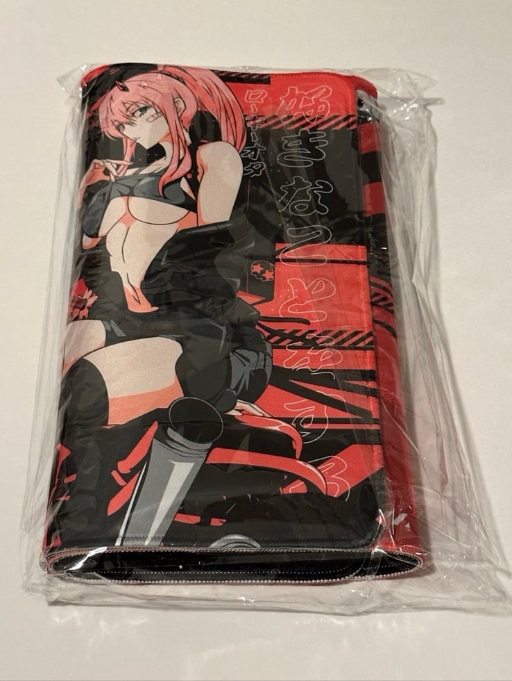 Lowkey Geeks "SUCKER FREE: ZEROTWO X AKARI" Gaming Mouse Pad - detail