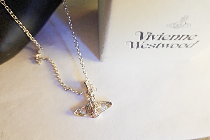 Vivienne Westwood Mini bas relief pendant silver