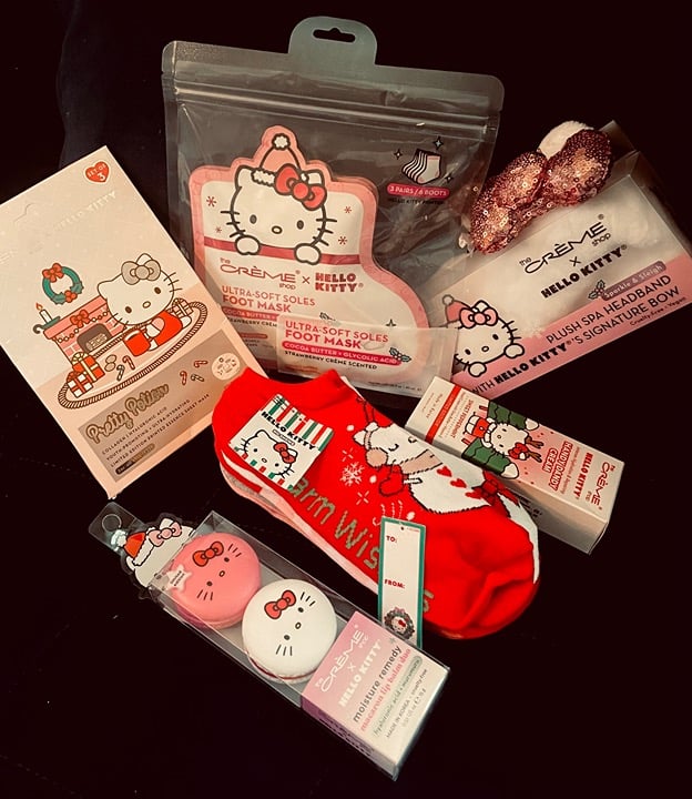 Hello Kitty Christmas beauty bundle