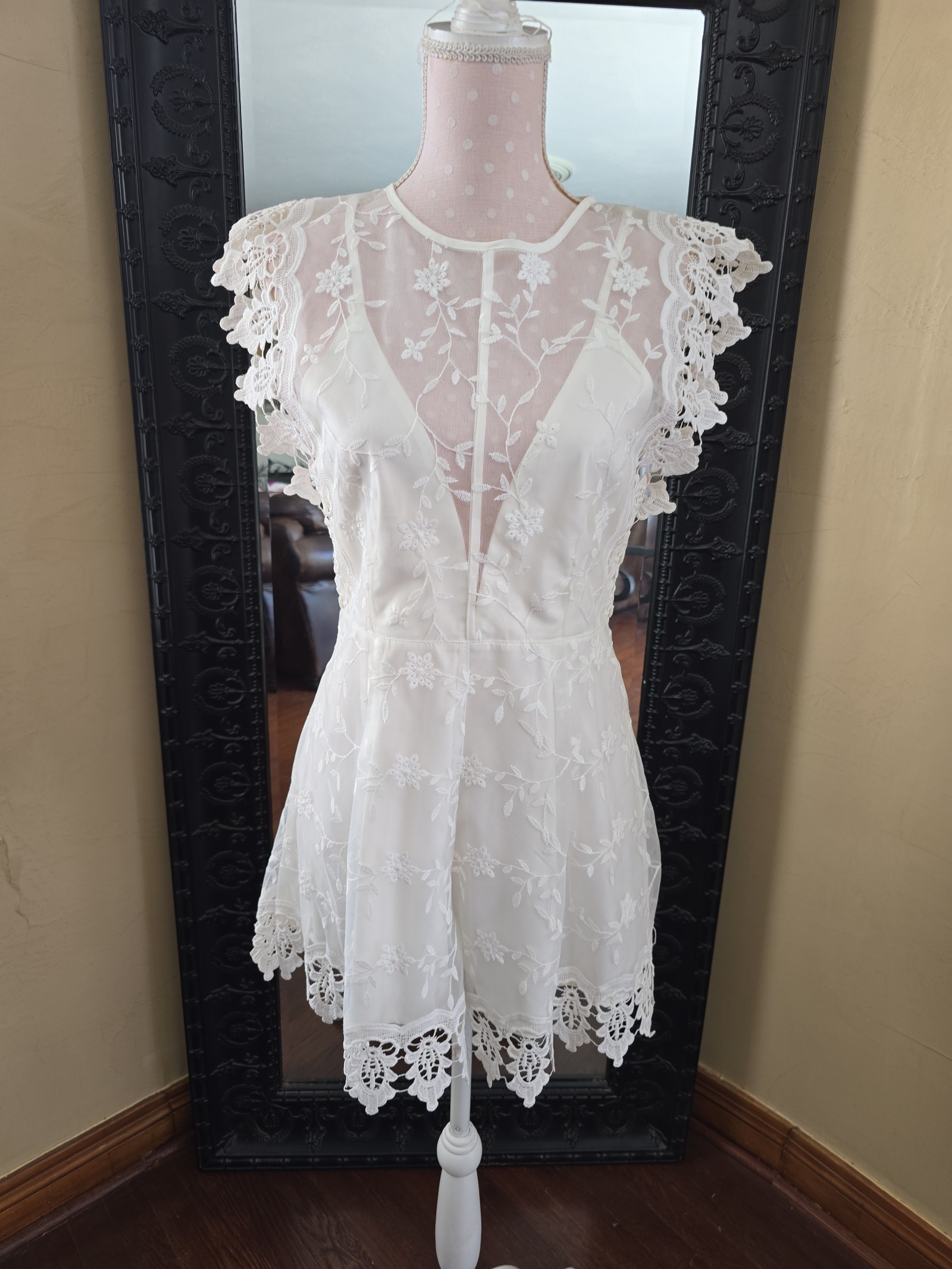 L'ATISTE BY Amy White Lace Romper