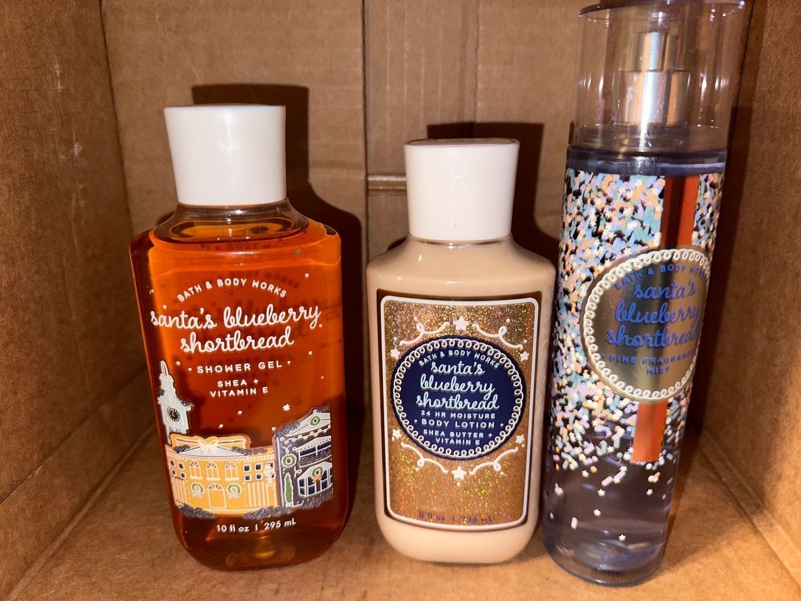 Bath and Body Works santas blueberry shortbread