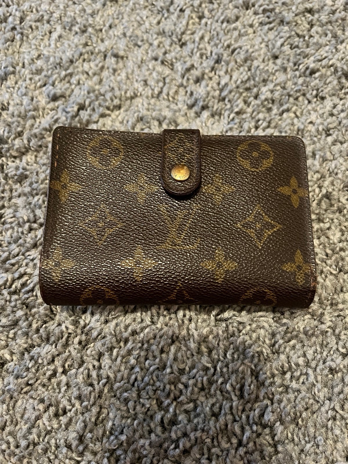 Louis Vuitton Kisslock wallet