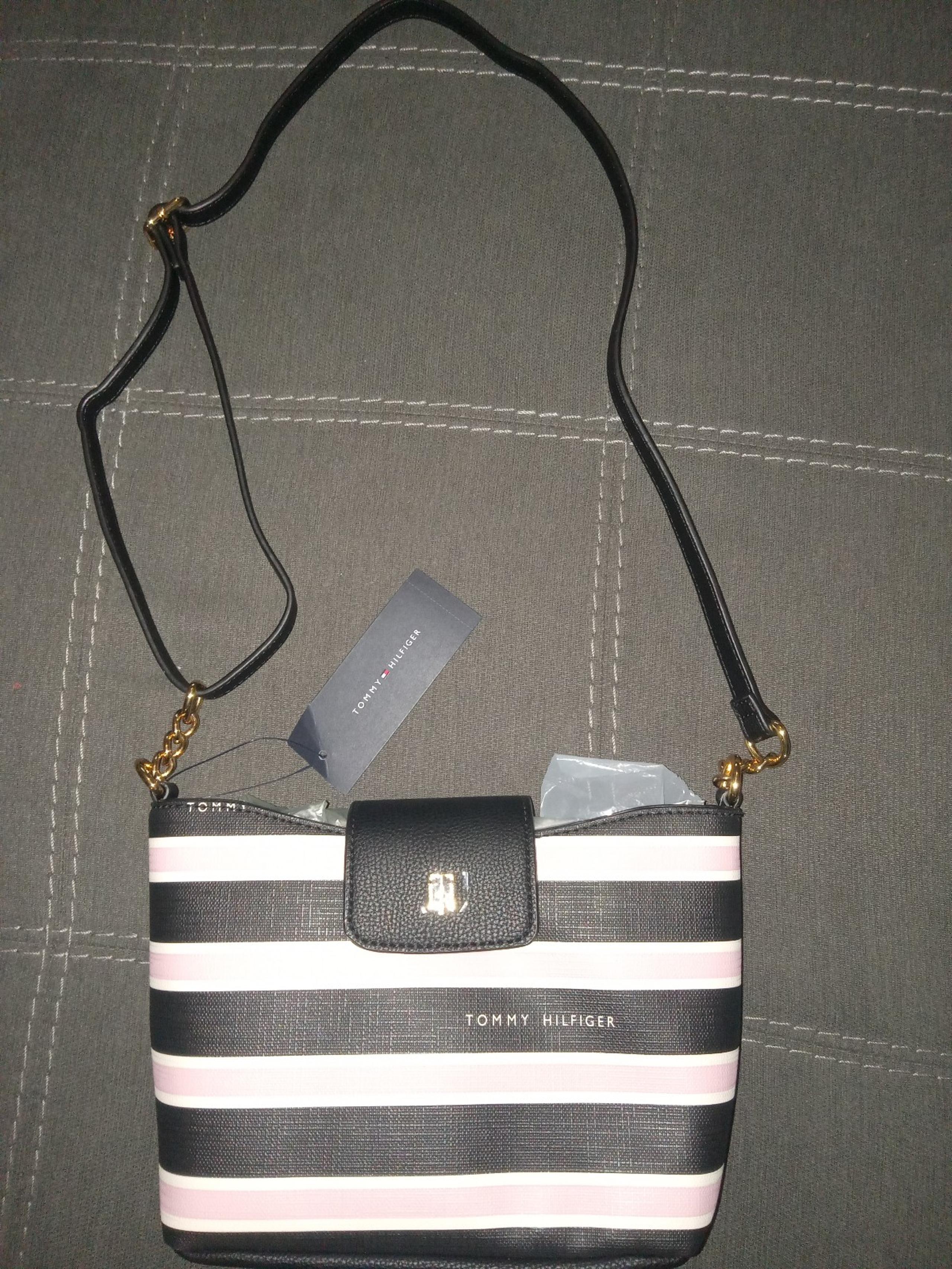 Tommy Hilfiger crossbody pocketbook, new