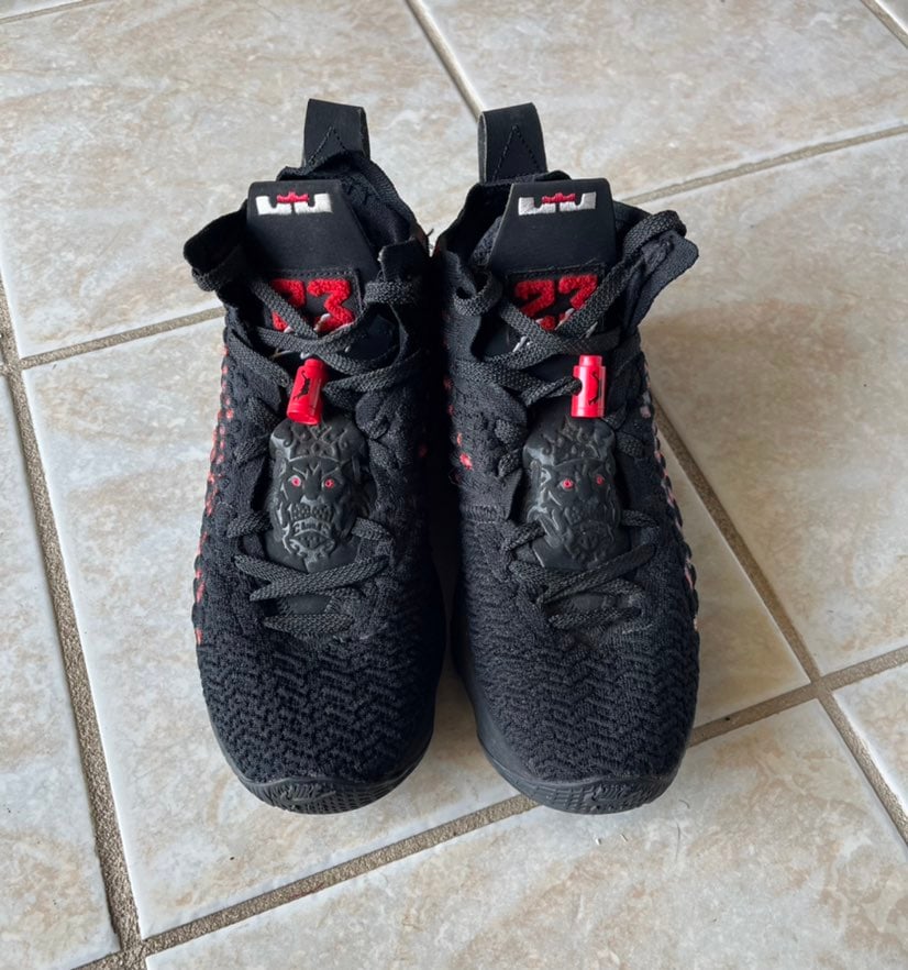 LeBron 17 'infrared VI'