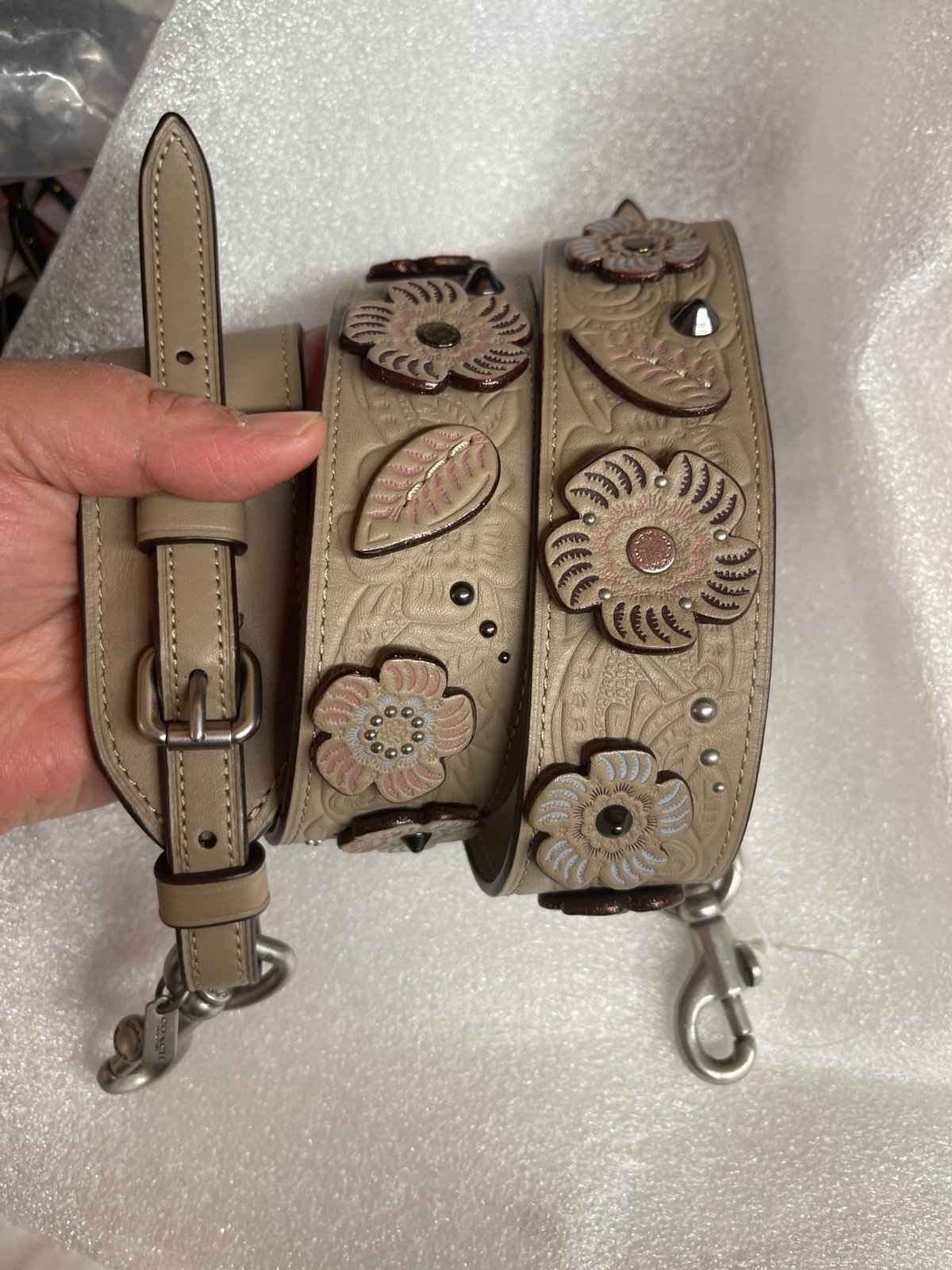Coach Novelty Strap with Tea Rose and Tooling in Stone
