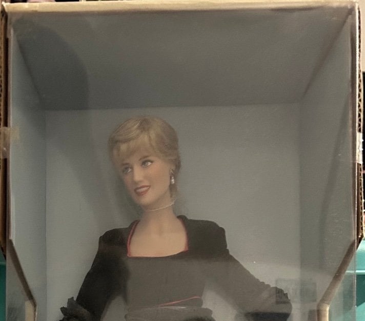 Princess Diana porcelain doll by Franklin Mint