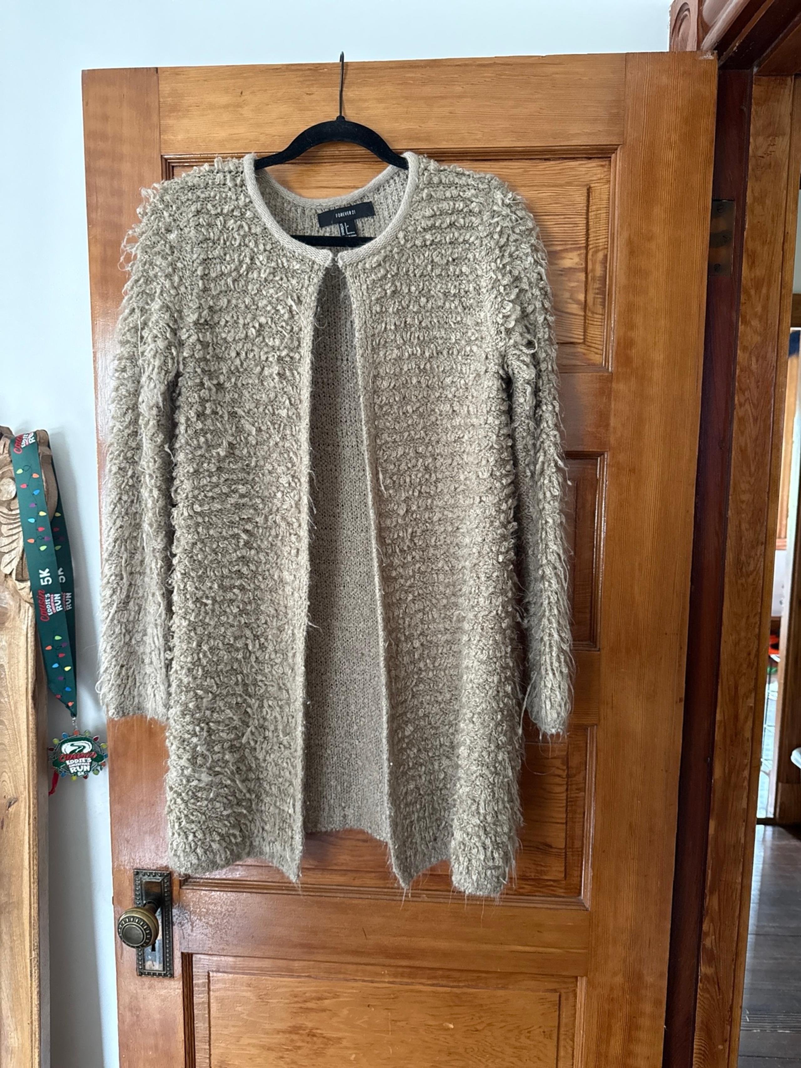 Forever 21 beige Cardigan sweater