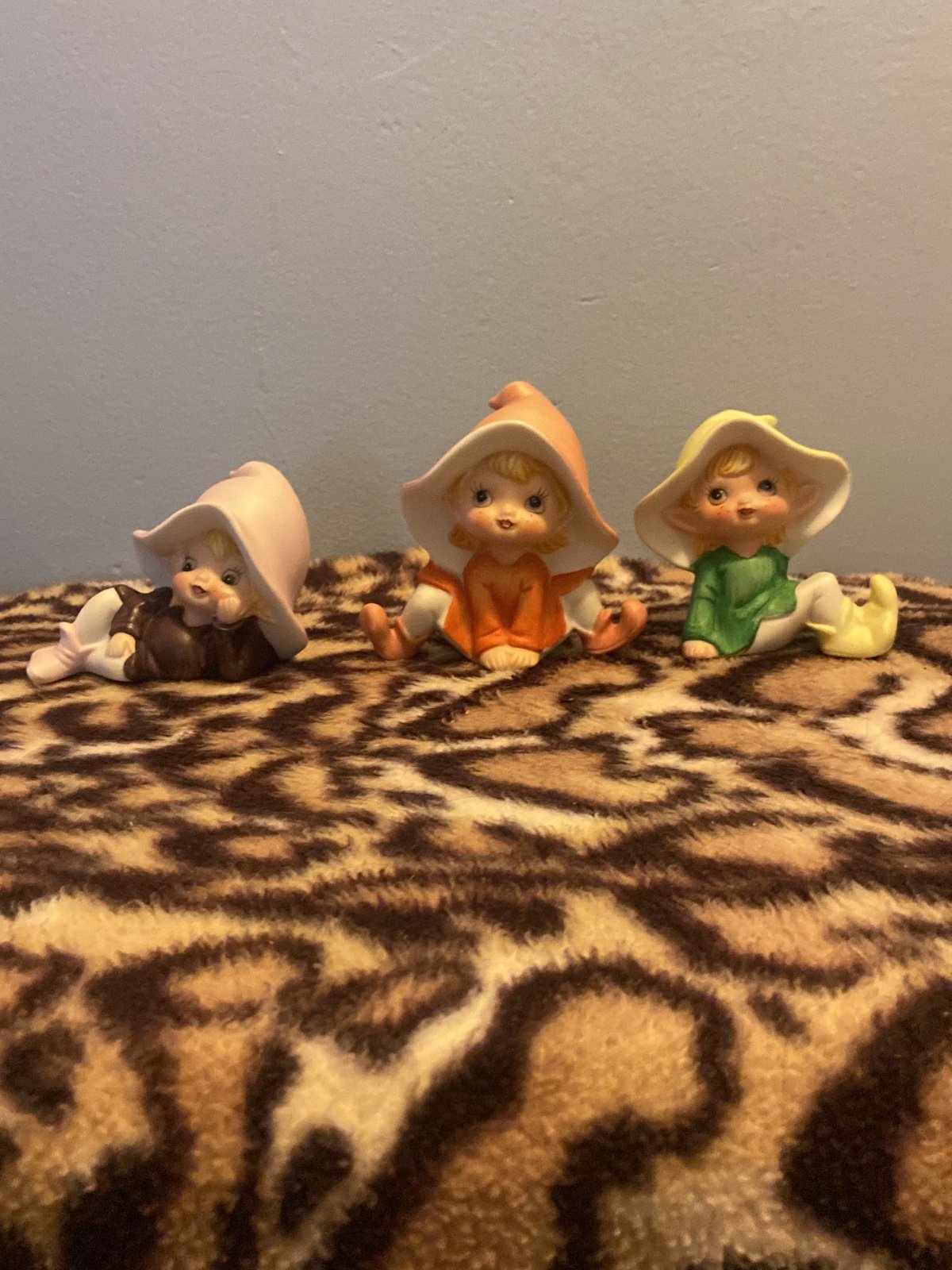 3 vintage Homco ceramic pixie figurines