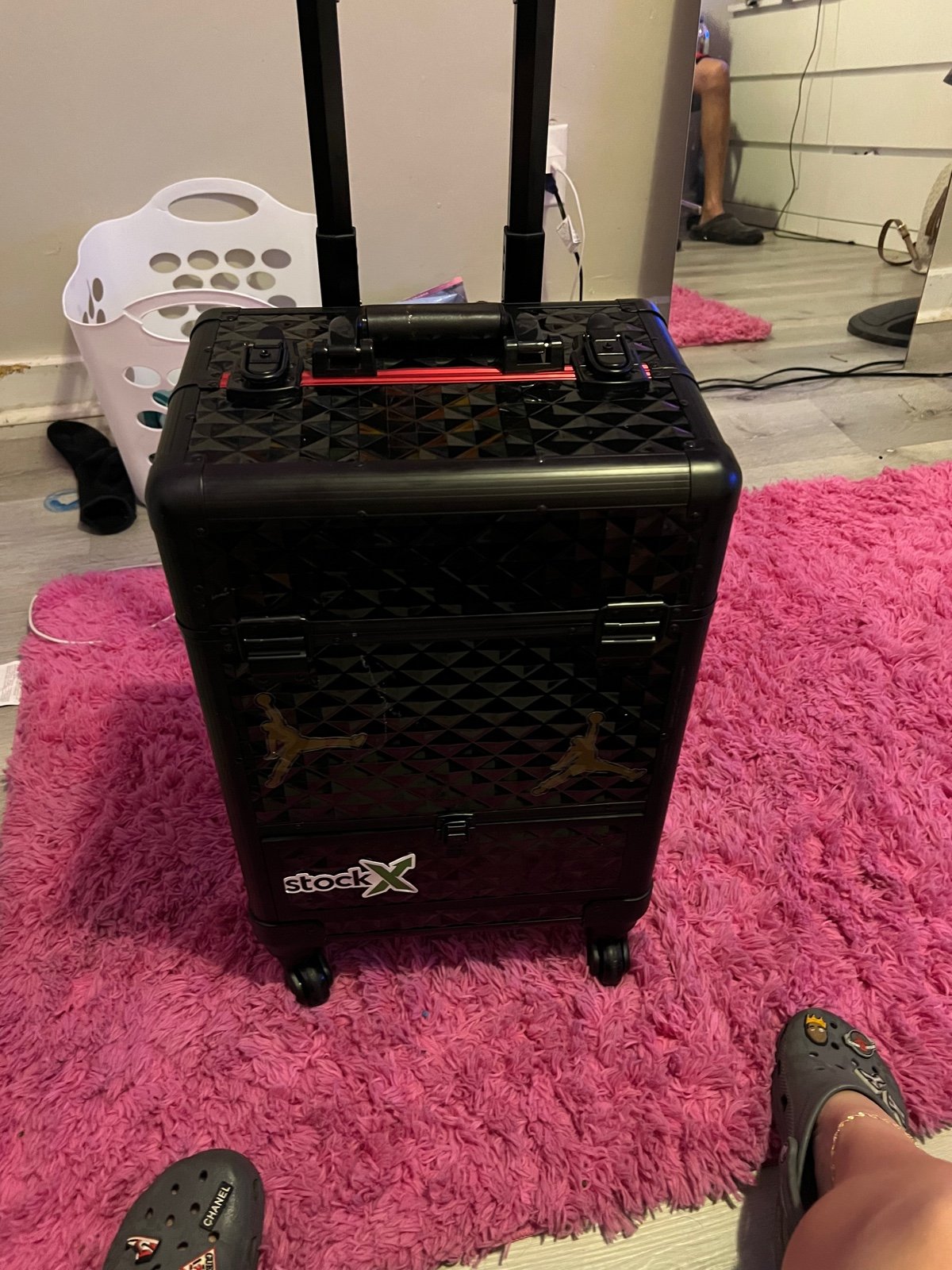 Cosmetic cart on wheels