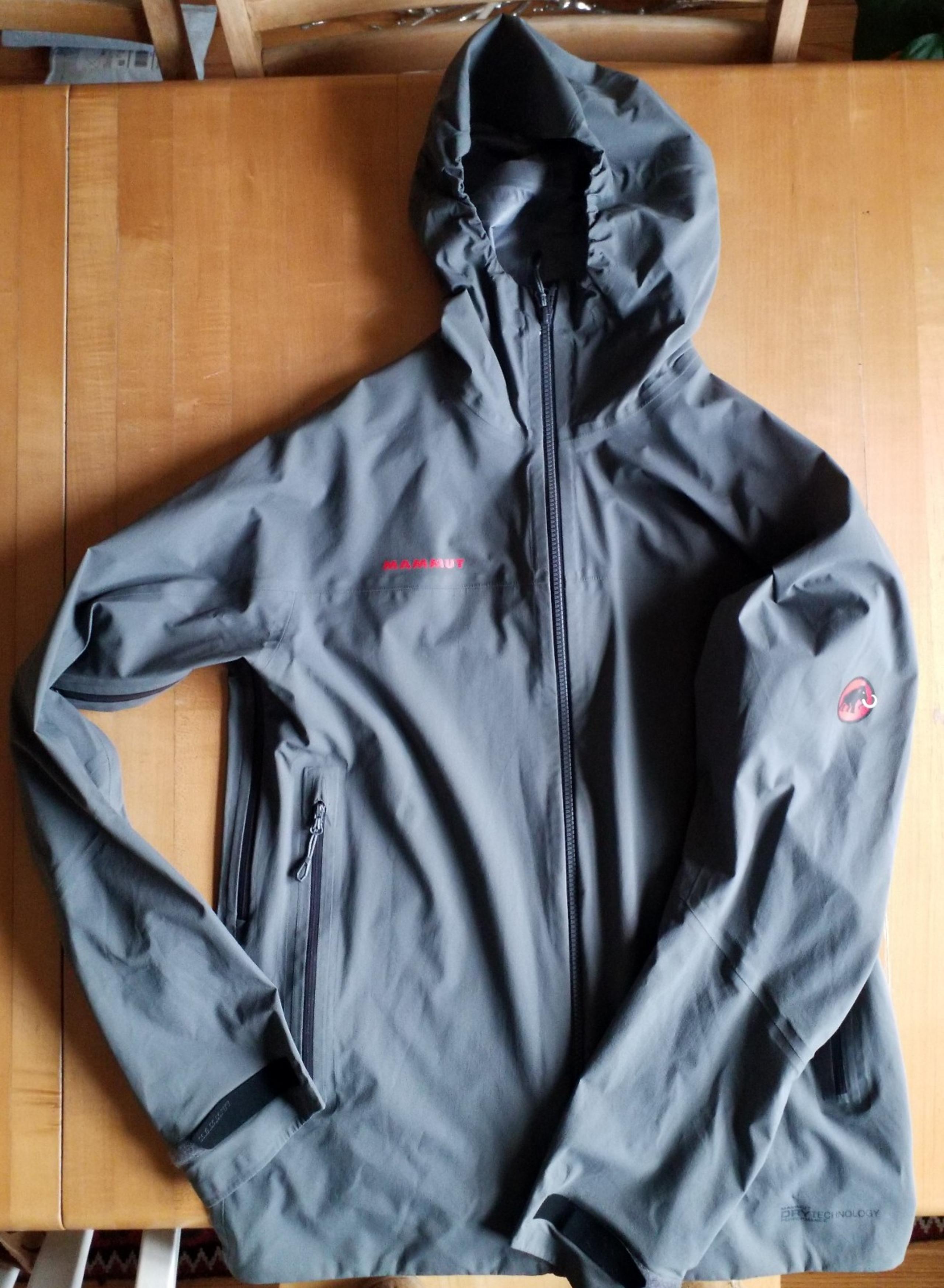 Men's Dark Grey Mammut Jacket Medium