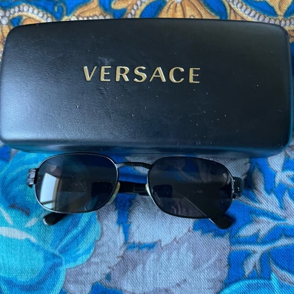 Gianni Versace EUC Vintage Sunglasses w/Versace Case