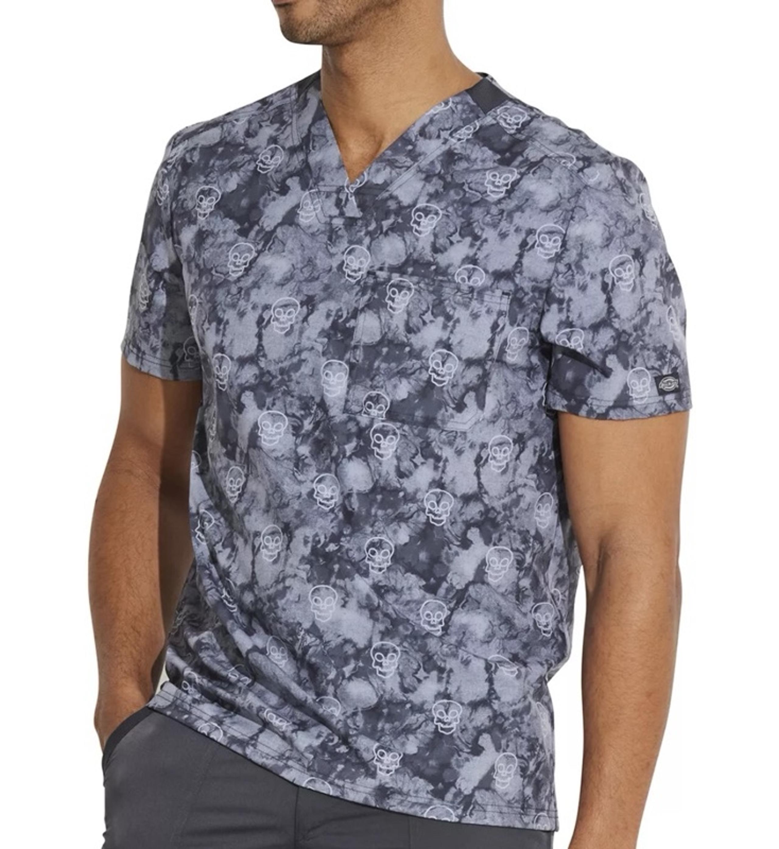NWT Scrub Top Spooky Shadows Men’s M Pewter Gray Skull Print Scrubs Uniform