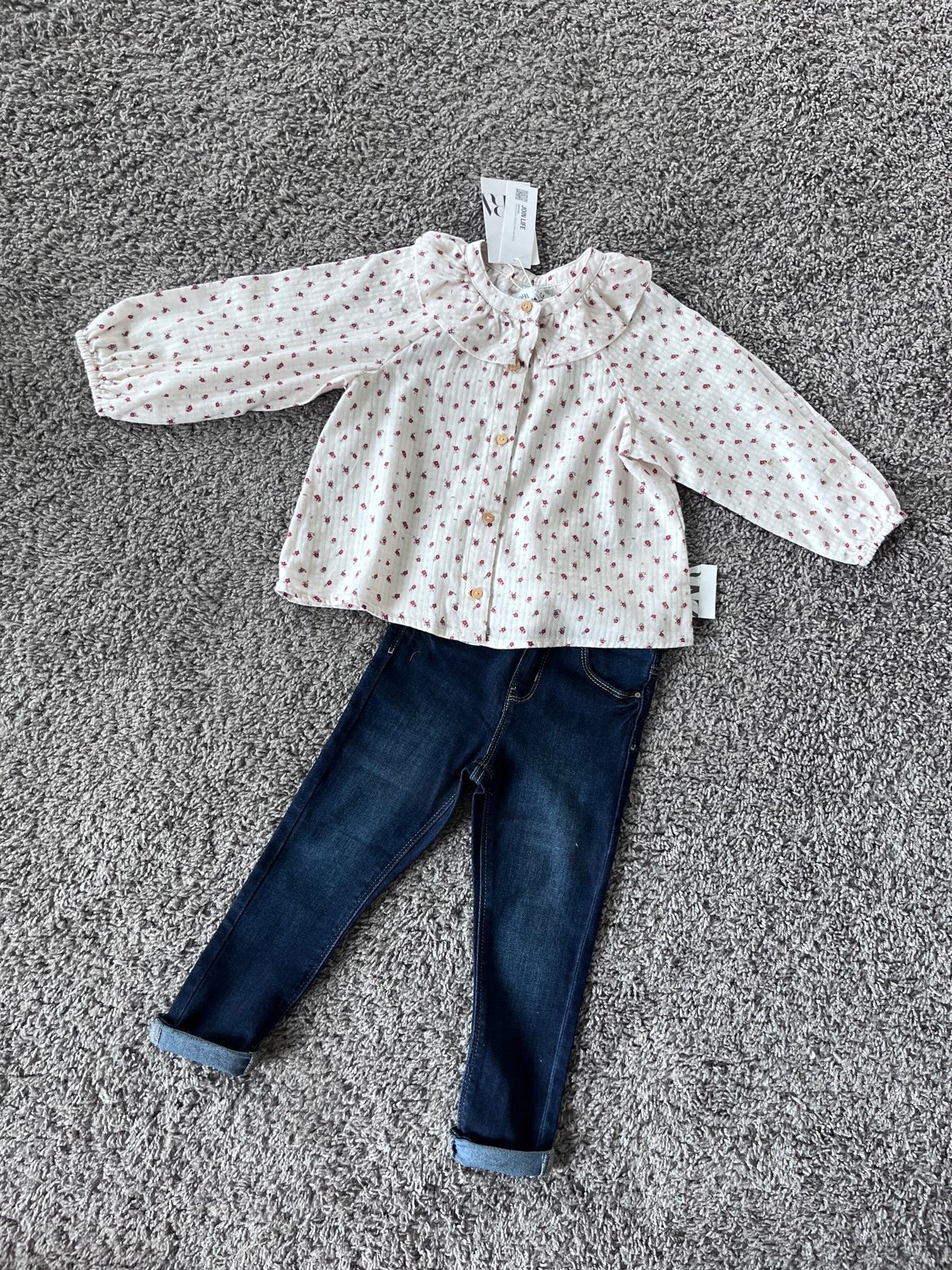 ZARA NWT set outfit blouse and jeans size 4-5 years