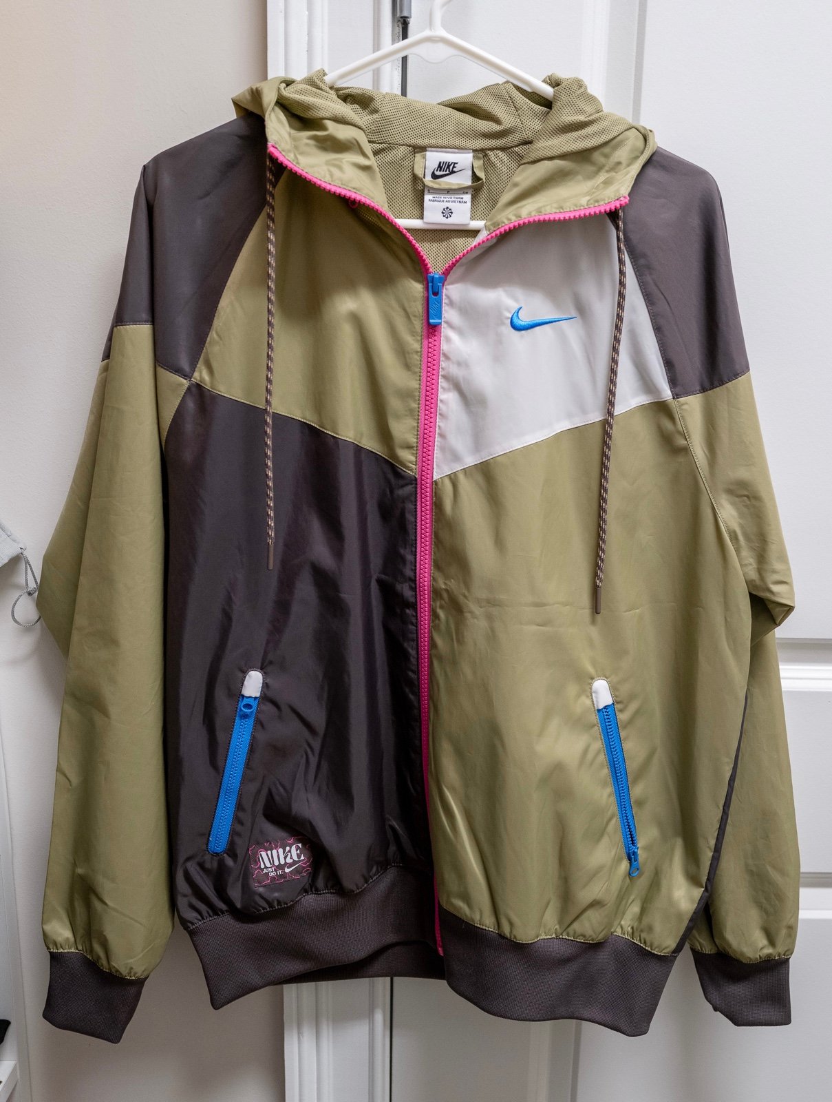 Nike Men’s Hooded Stitching Windproof Training Sports Jacket 'Grey Tan' Size S