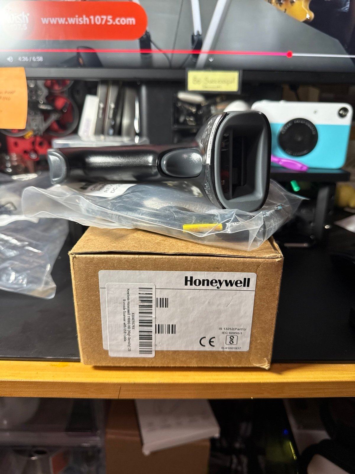 Honeywell 1900G-HD (High Density) 2D Barcode Scanner with USB Cable